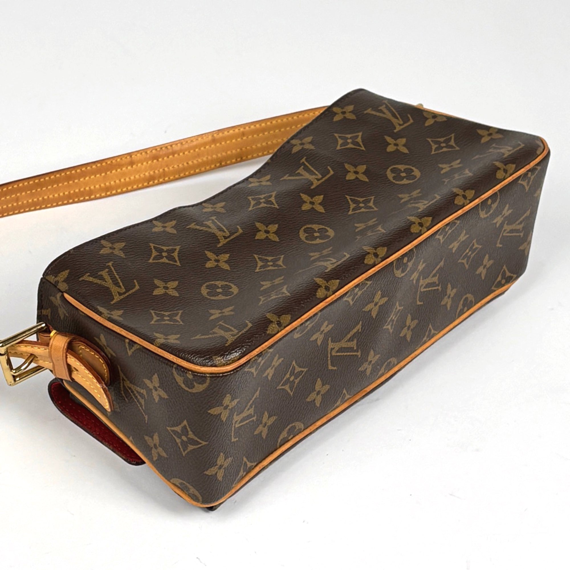 Louis Vuitton Brown Monogram Handbag Shoulder Bag (Pre-Owned)