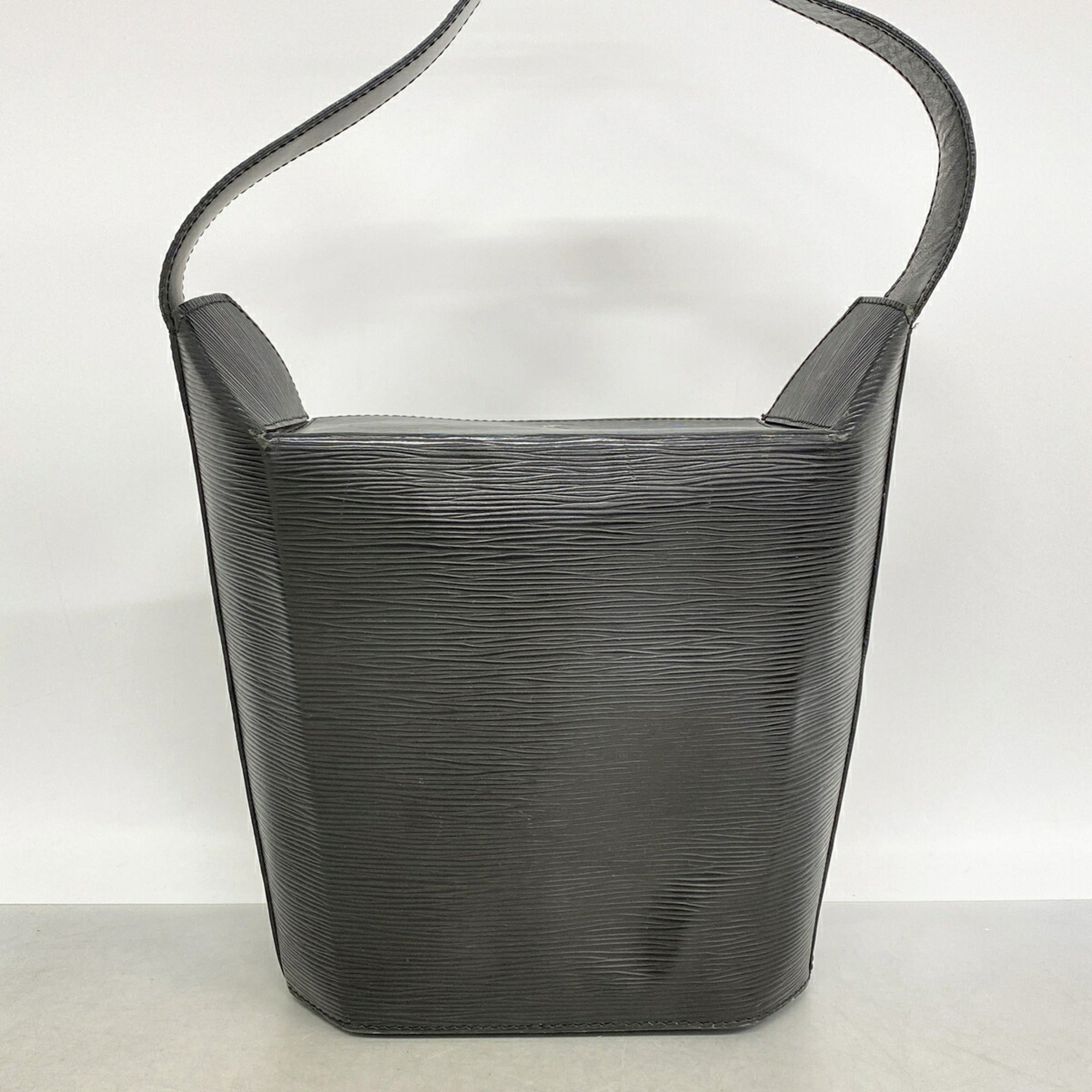 Louis Vuitton Noir Shoulder Bag (Pre-Owned)