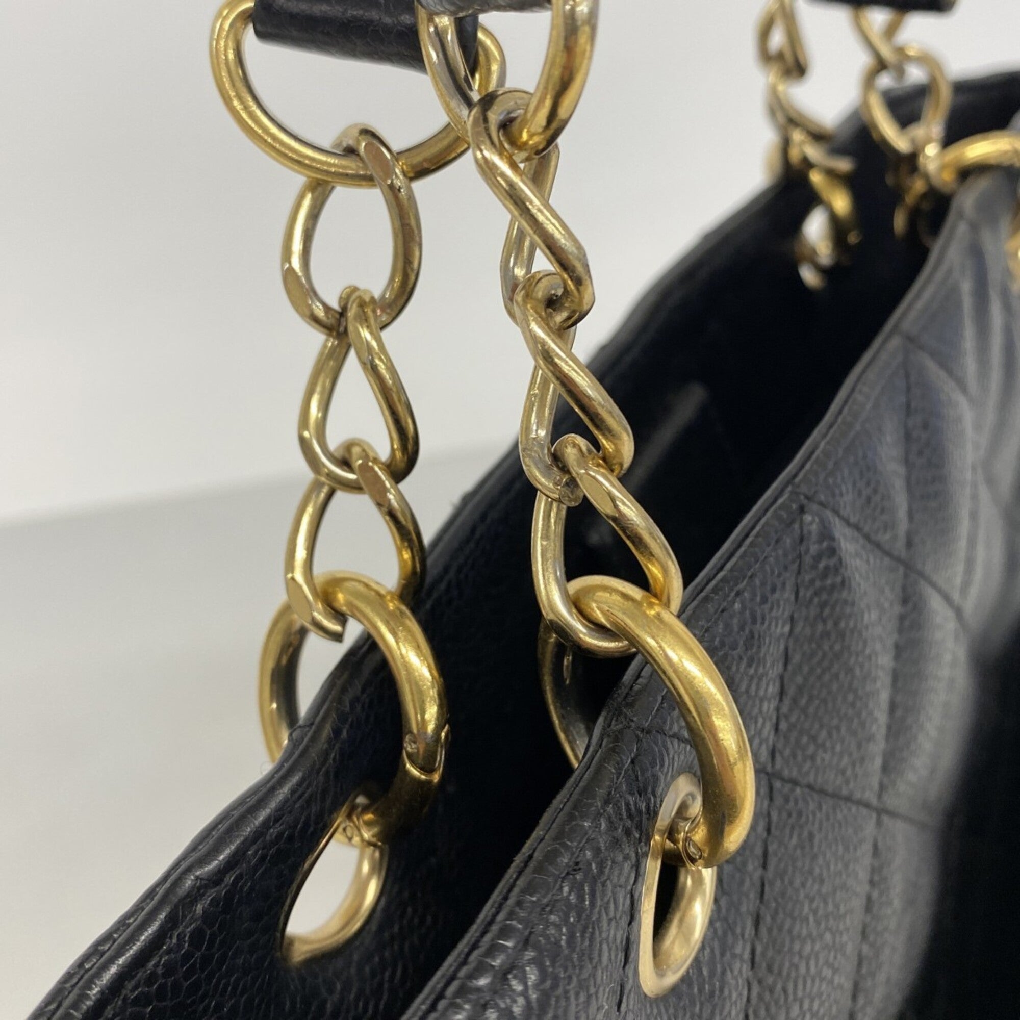 Chanel Black Grained Calfskin Tote Bag (Pre-Owned)