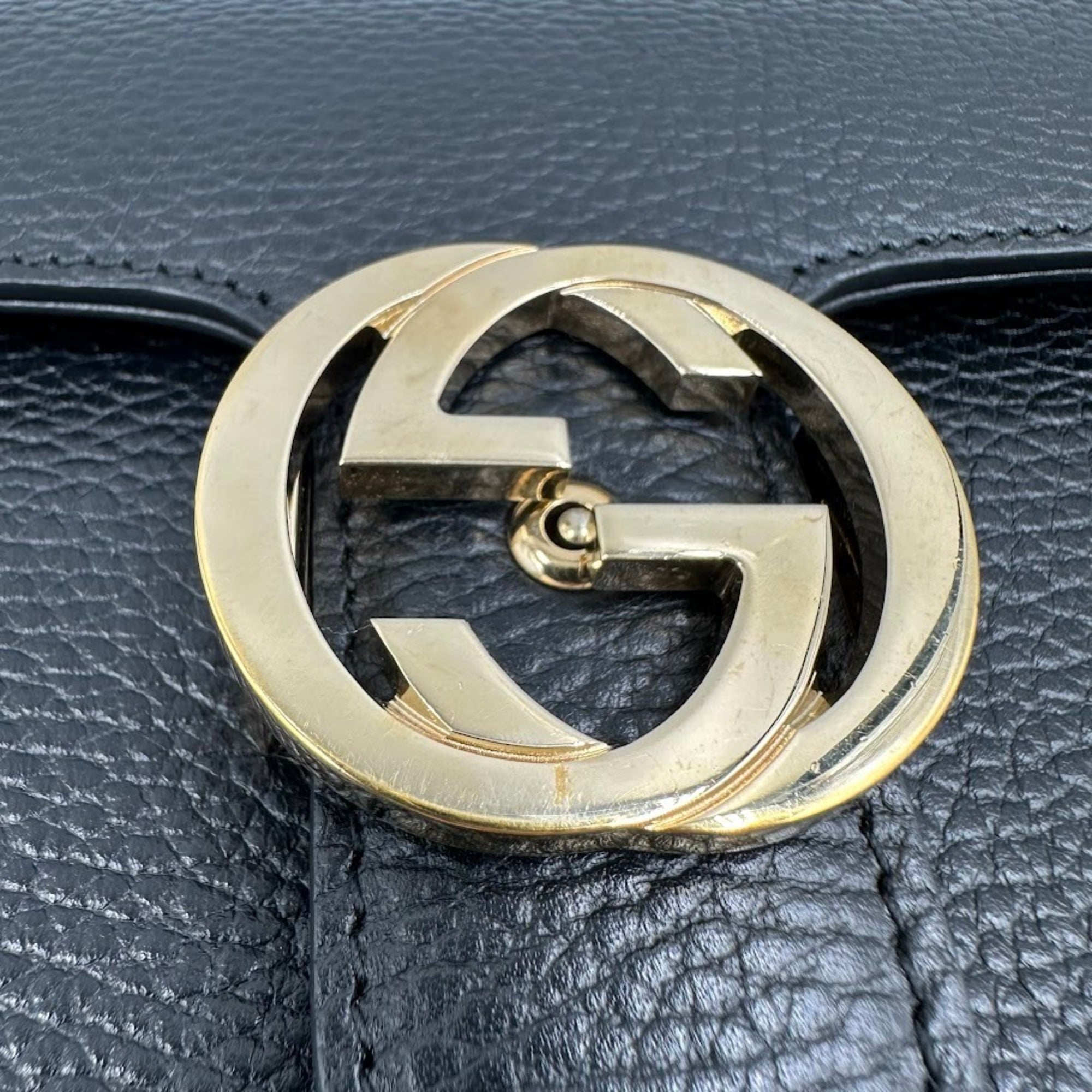 Gucci Gg Marmont Black Leather Shoulder Bag (Pre-Owned)