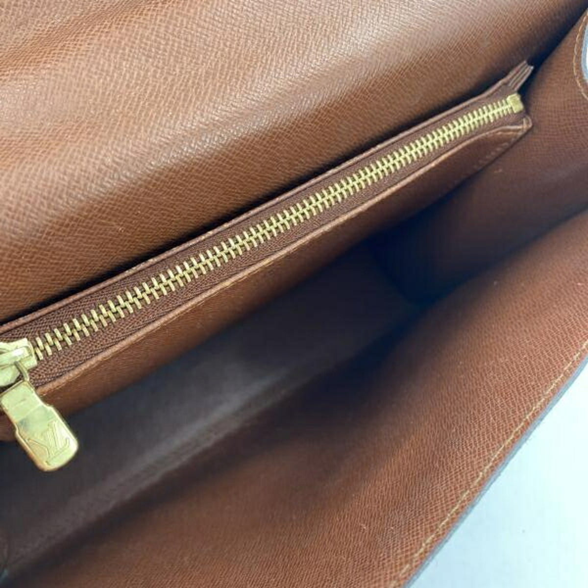 Louis Vuitton Brown Monogram Handbag (Pre-Owned)