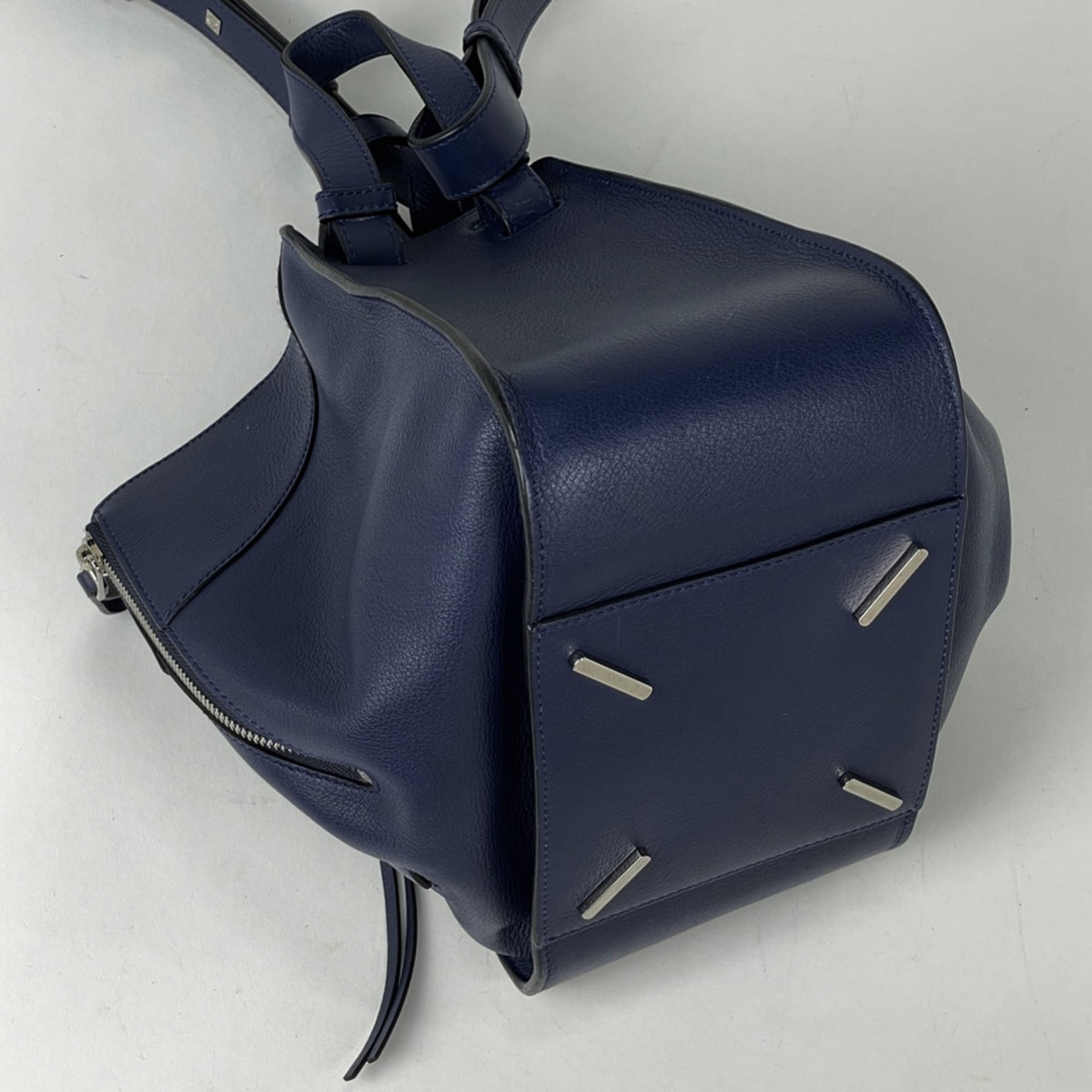 Loewe Navy Leather Shoulder Bag (Pre-Owned)