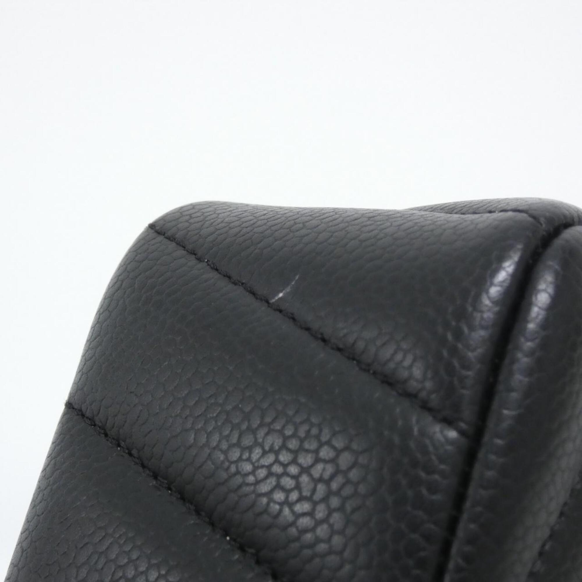 Chanel Black Grained Calfskin Shoulder Bag (Pre-Owned)