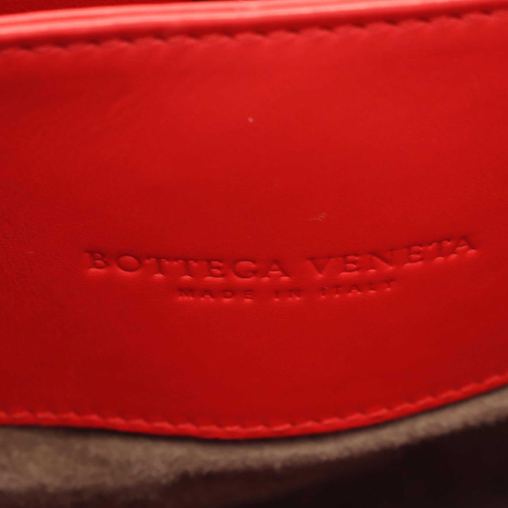 Bottega Veneta Red Color Intrecciato Handbag (Pre-Owned)