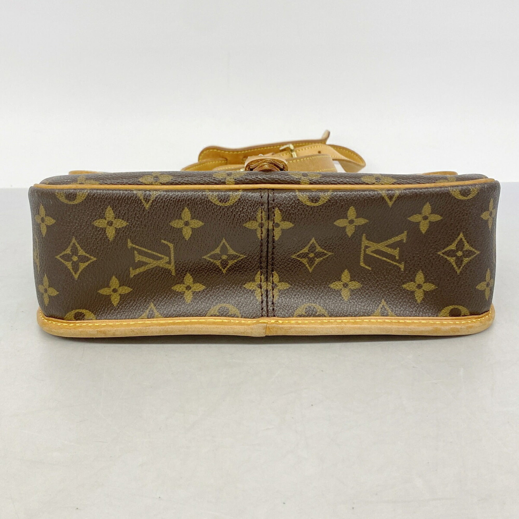 Louis Vuitton Brown Shoulder Bag (Pre-Owned)