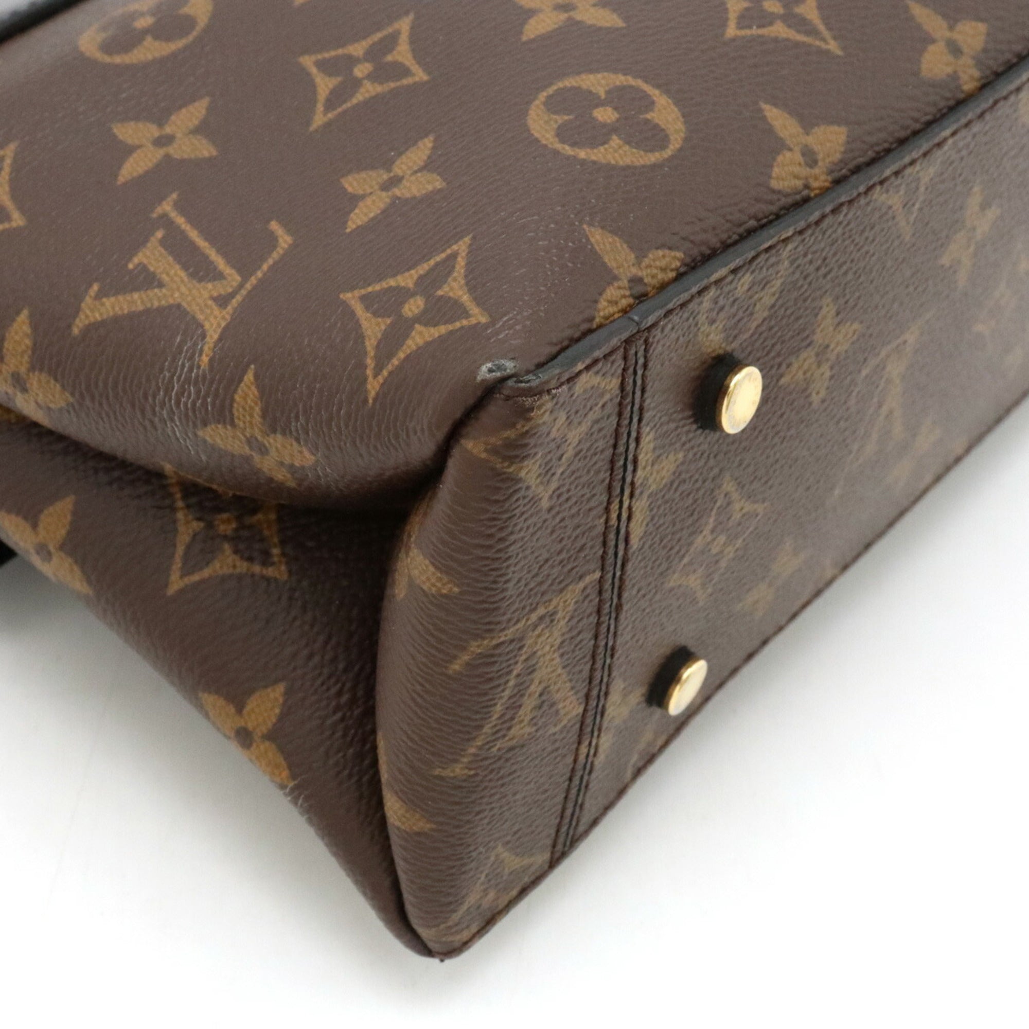 Louis Vuitton Noir Monogram Leather Handbag Shoulder Bag (Pre-Owned)