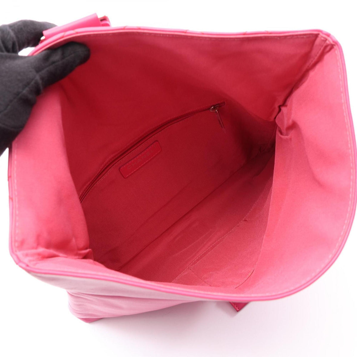 Chanel Pink Leather Clutch Bag Handbag (Pre-Owned)