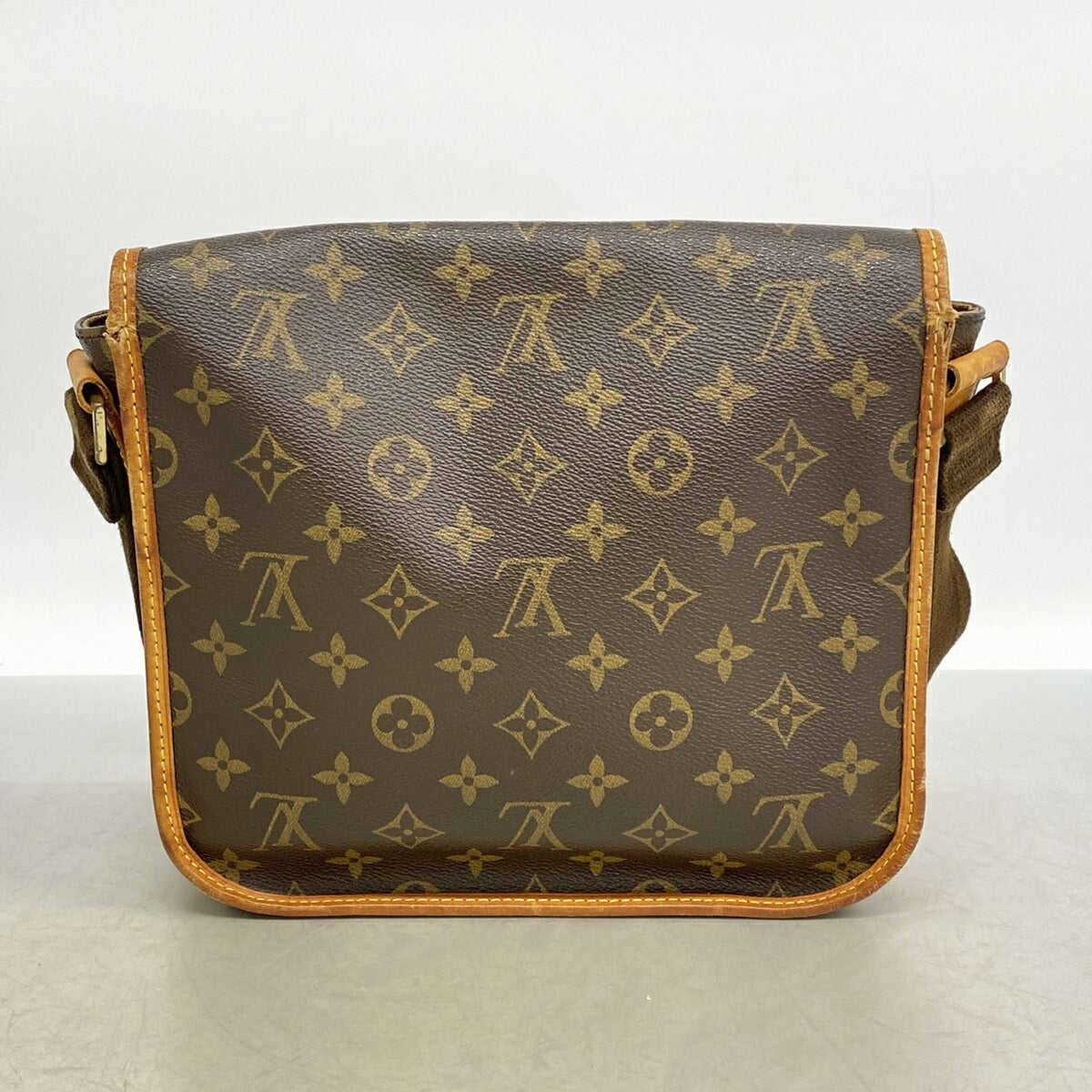 Louis Vuitton Brown Shoulder Bag (Pre-Owned)