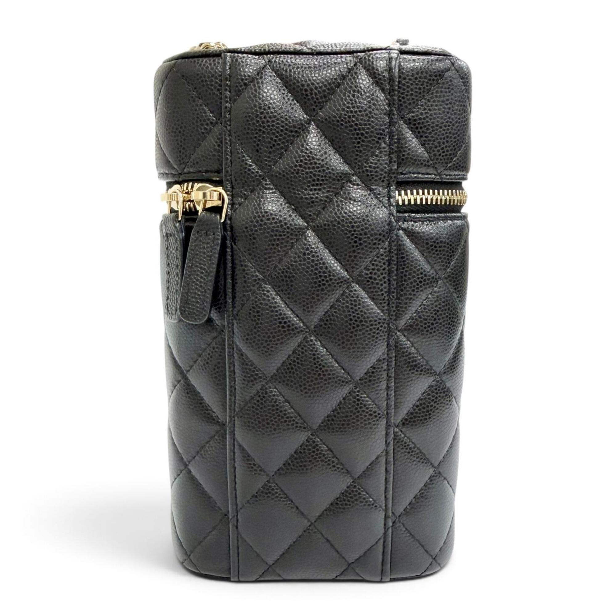 Chanel Black Grained Calfskin Shoulder Bag (Pre-Owned)