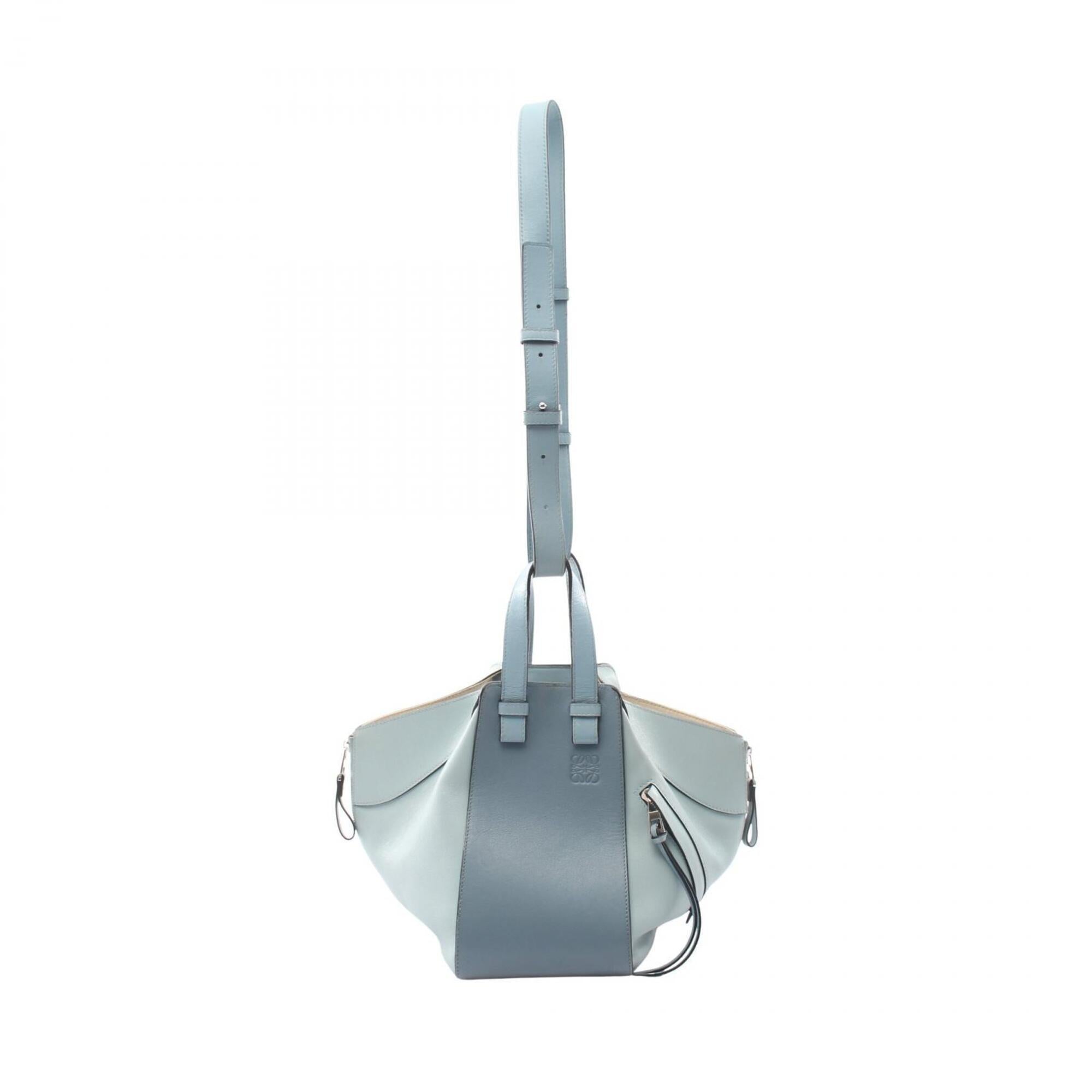 Loewe Blue Leather Handbag (Pre-Owned)