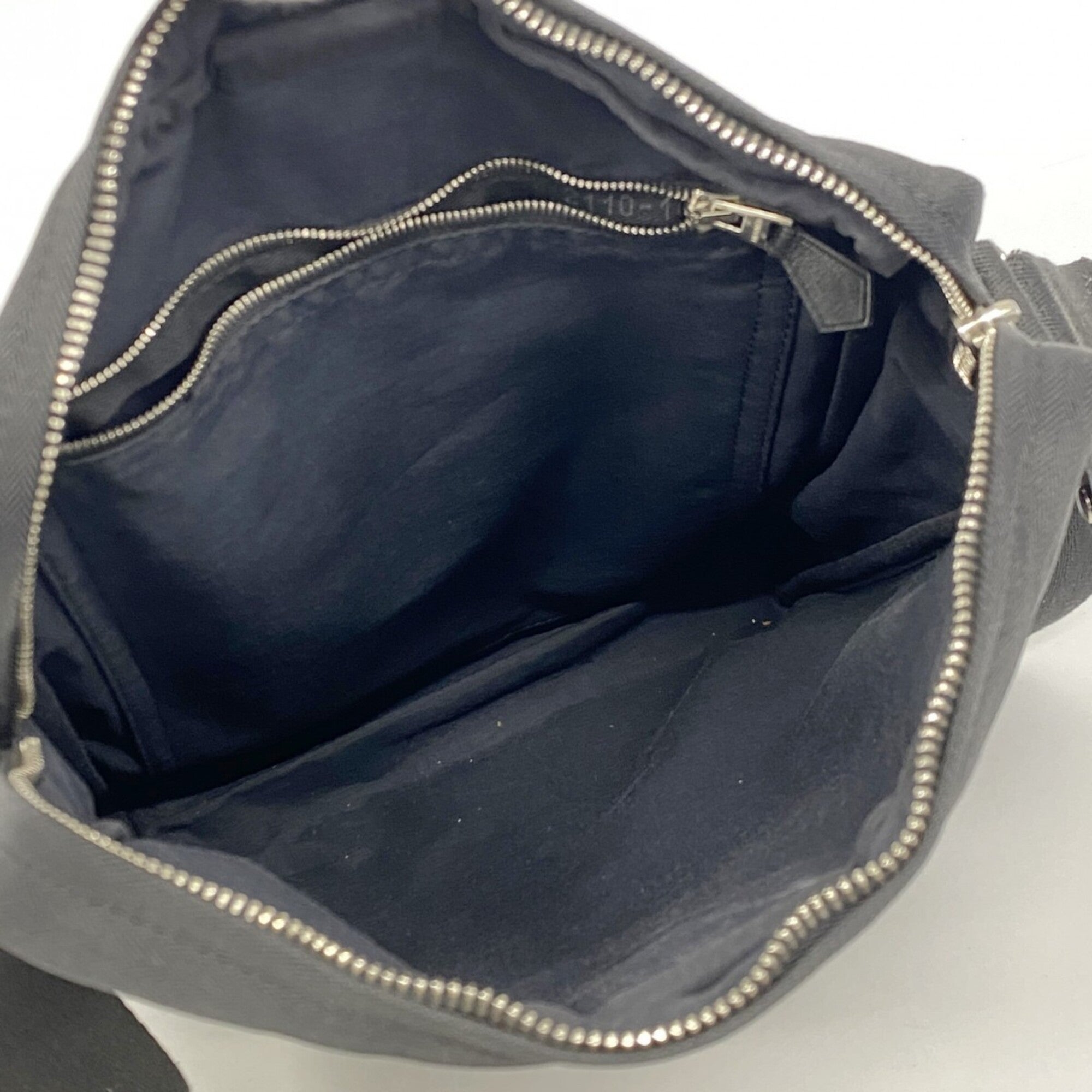 Hermes Black Toile Chevron Shoulder Bag (Pre-Owned)