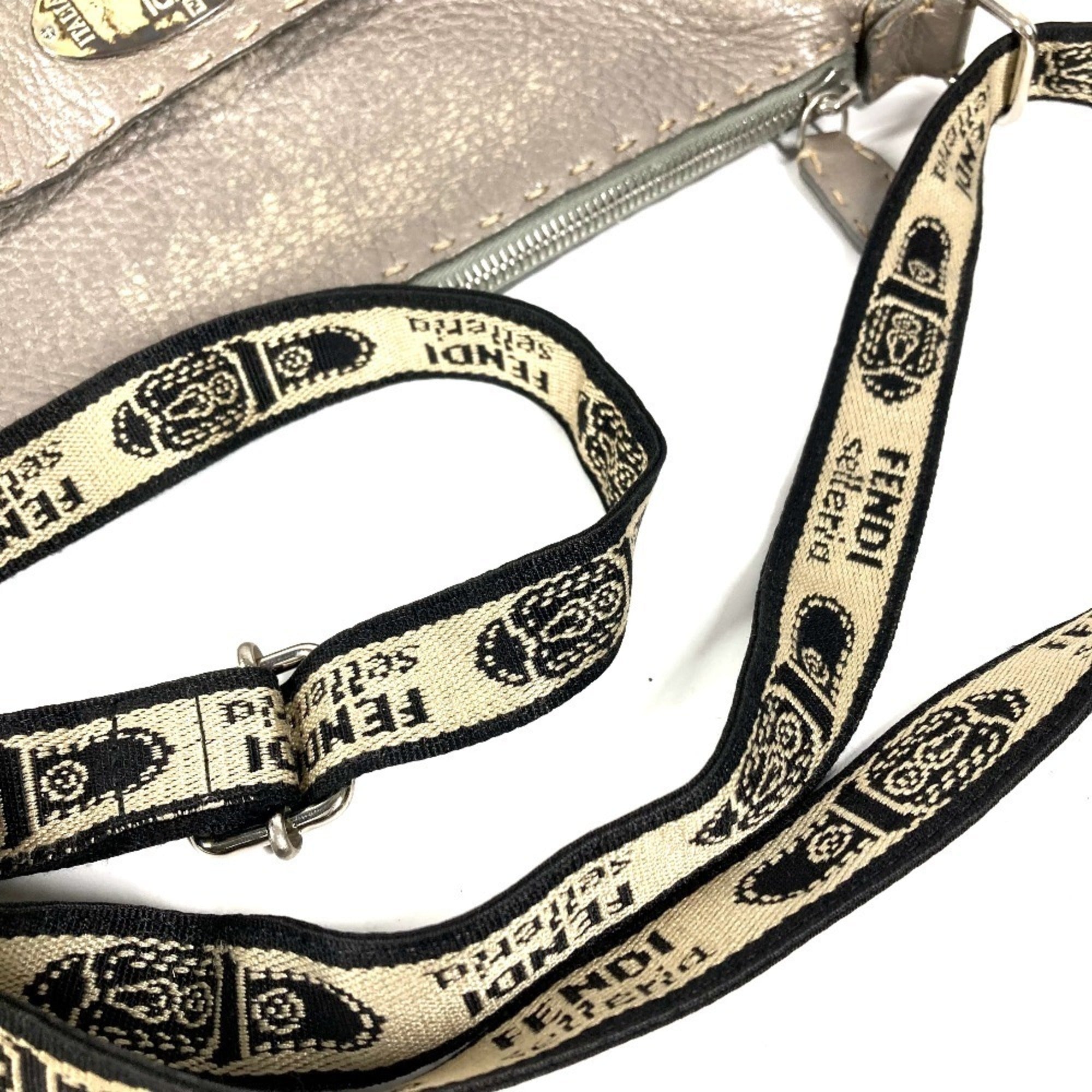 Fendi Gray Silver Gray Leather Shoulder Bag (Pre-Owned)