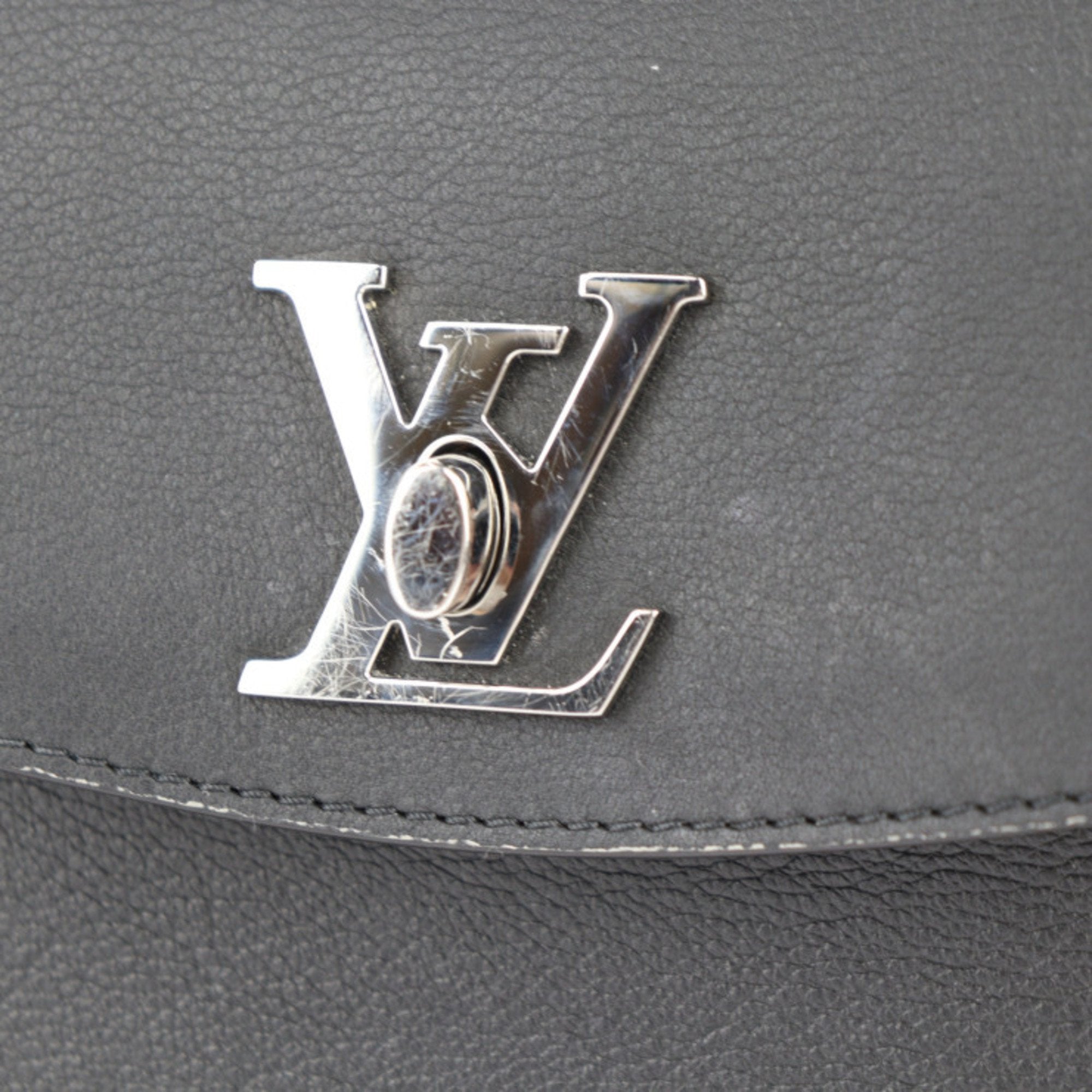 Louis Vuitton Black Leather Handbag Shoulder Bag (Pre-Owned)