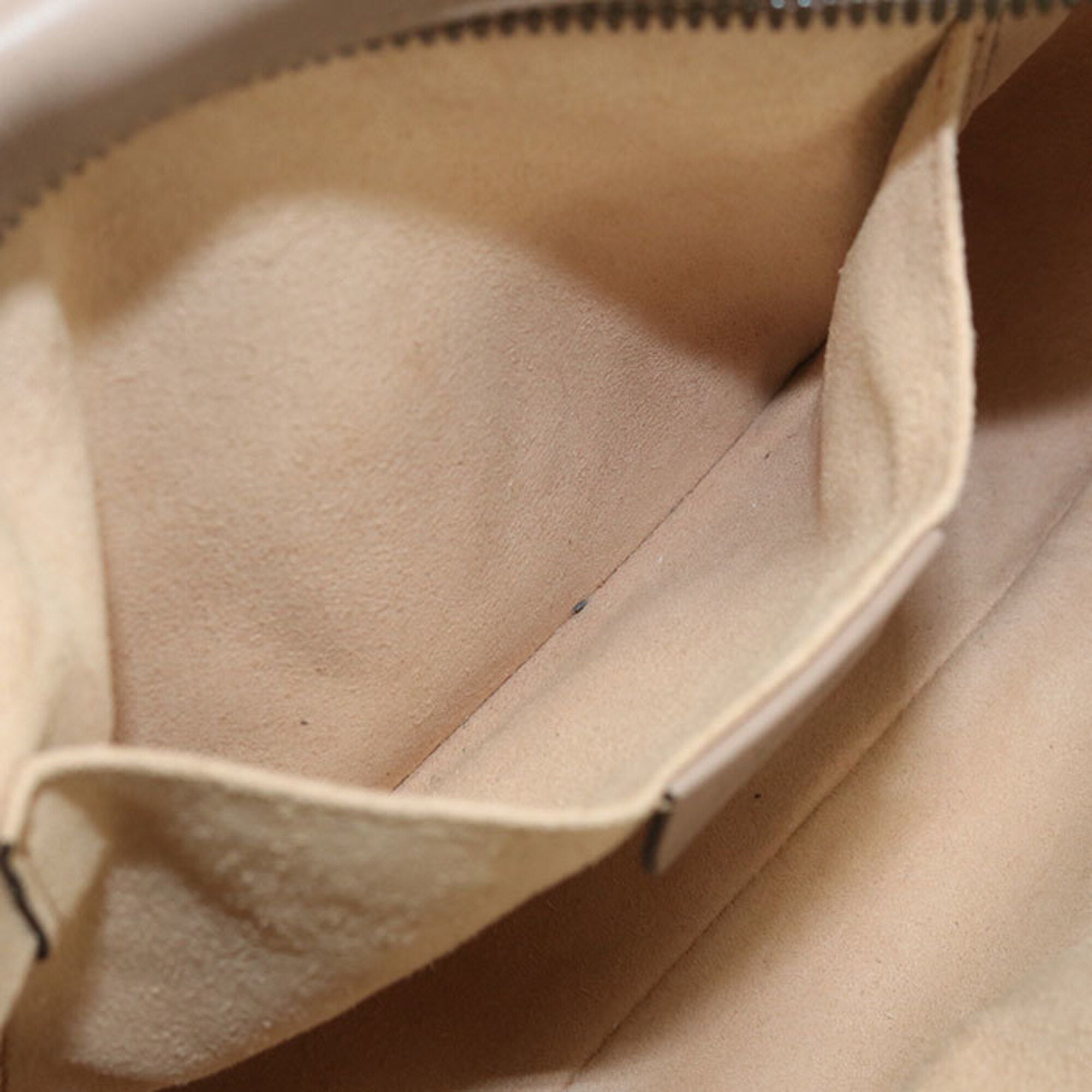 Gucci Beige Leather Shoulder Bag (Pre-Owned)