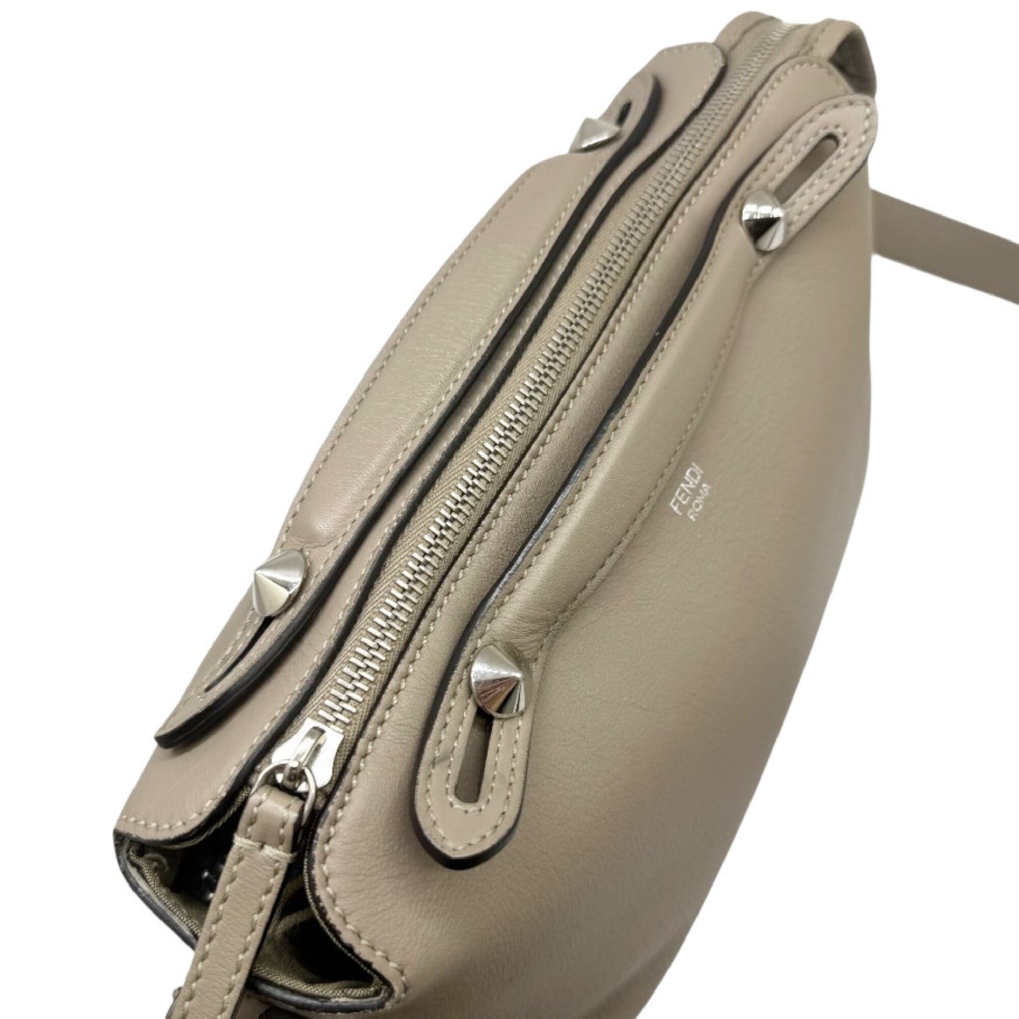 Fendi Grayish Leather Shoulder Bag (Pre-Owned)
