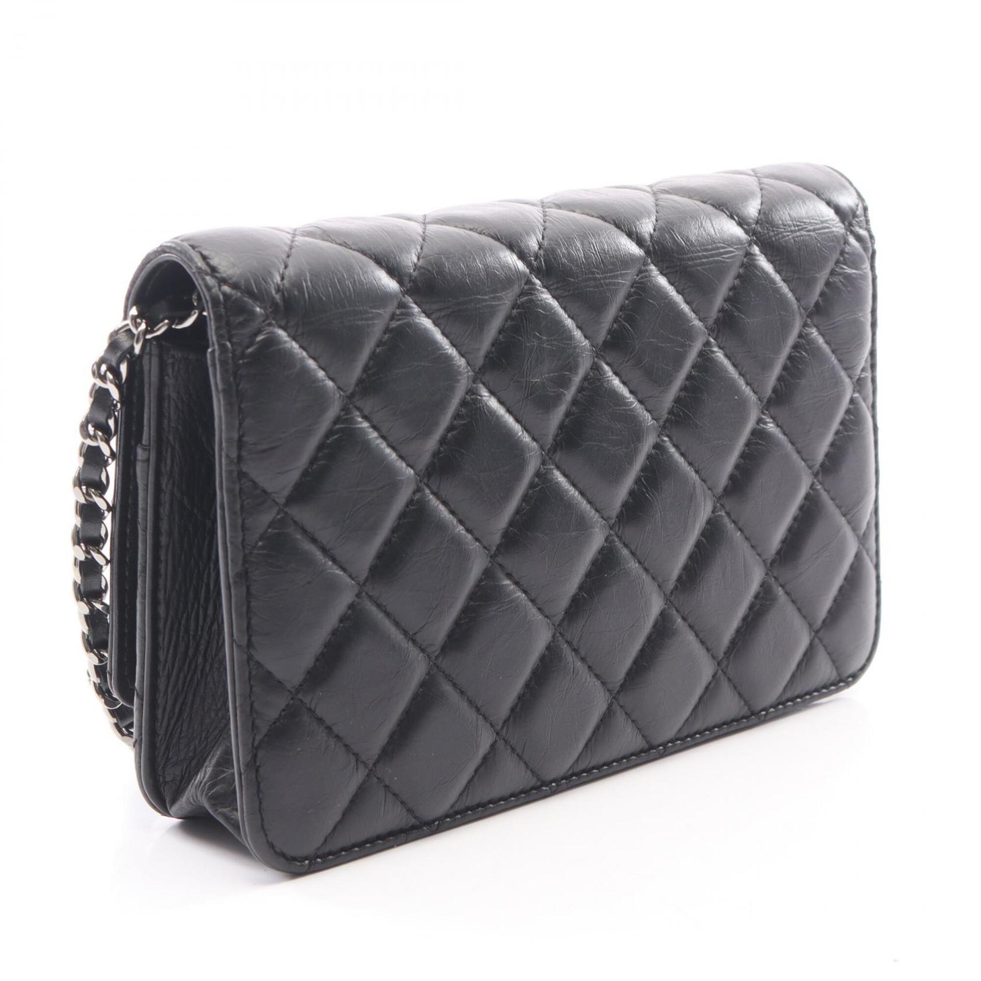 Chanel Black Leather Handbag Shoulder Bag (Pre-Owned)
