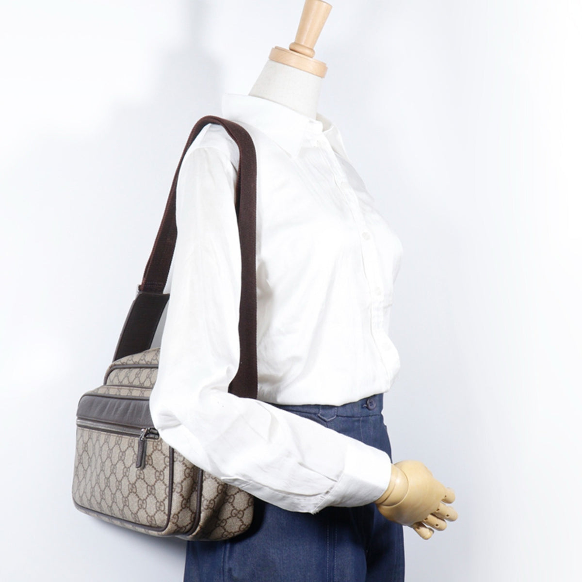 Gucci Brown Gg Supreme Canvas Shoulder Bag (Pre-Owned)