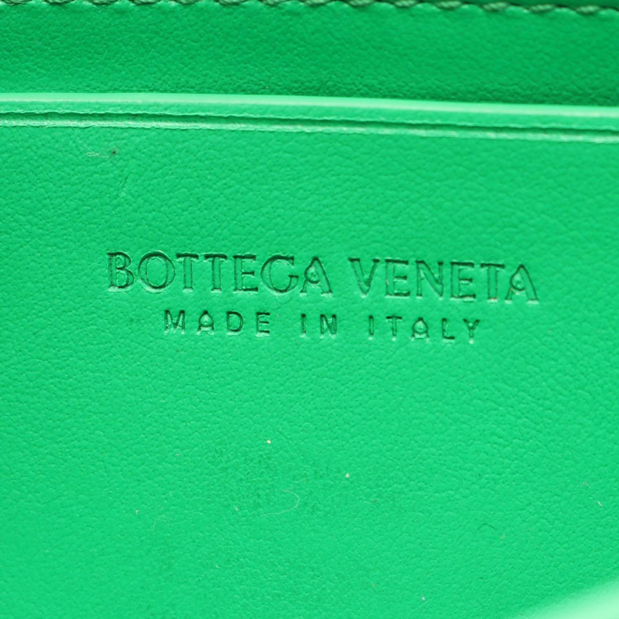 Bottega Veneta Green Leather Long Wallet (Bi-Fold) (Pre-Owned)