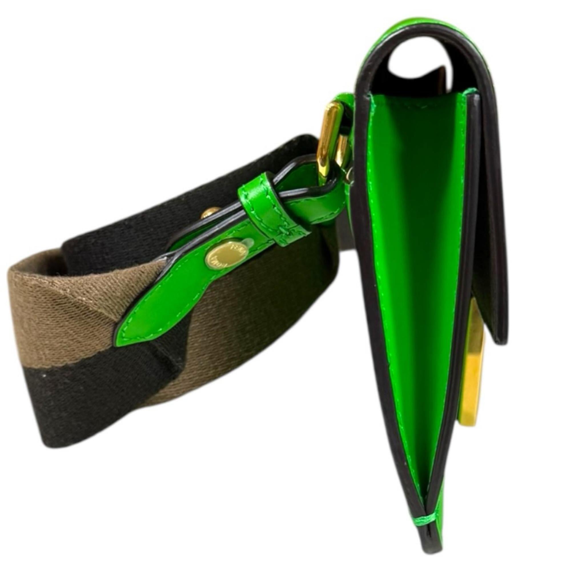 Fendi Baguette Green Leather Shoulder Bag (Pre-Owned)