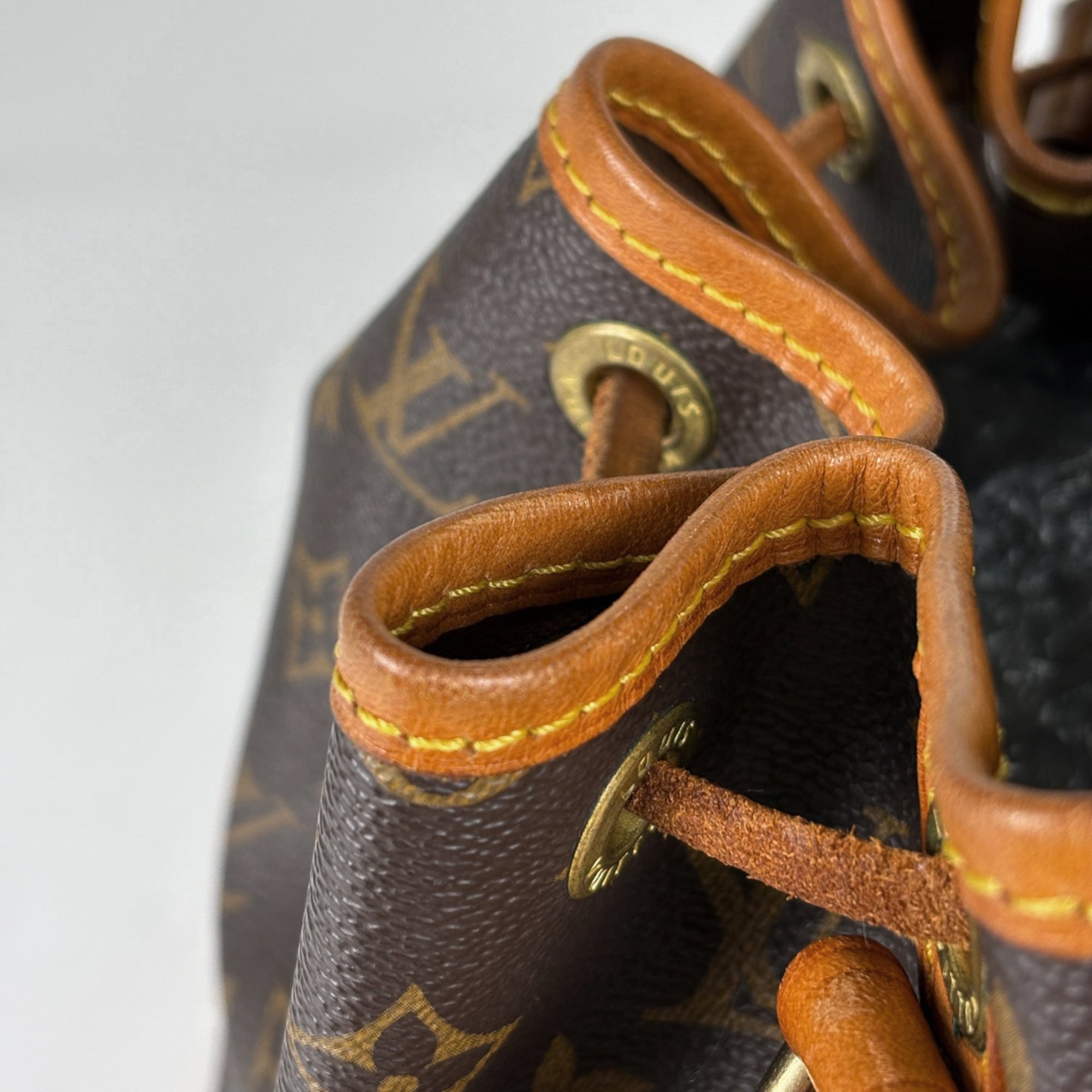 Louis Vuitton Brown Monogram Shoulder Bag (Pre-Owned)