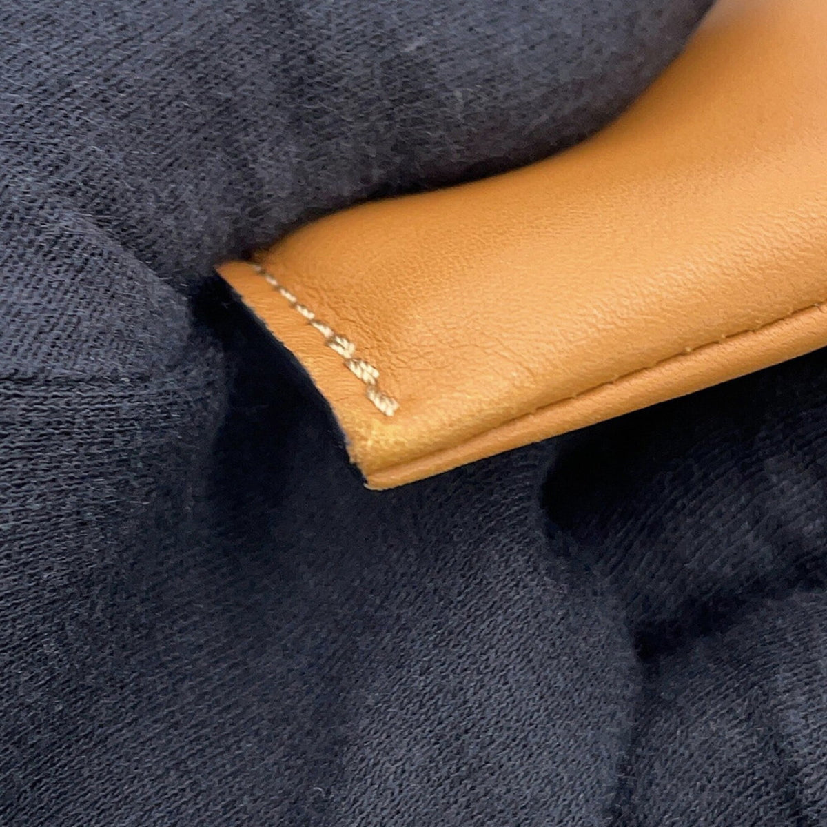 Loewe Camel Leather Shoulder Bag (Pre-Owned)