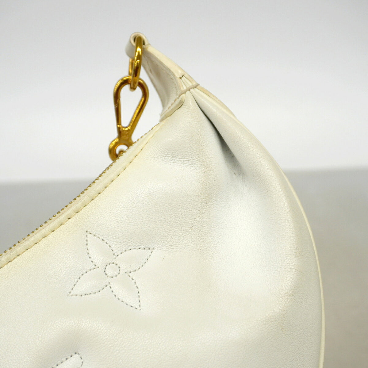 Louis Vuitton White Handbag (Pre-Owned)