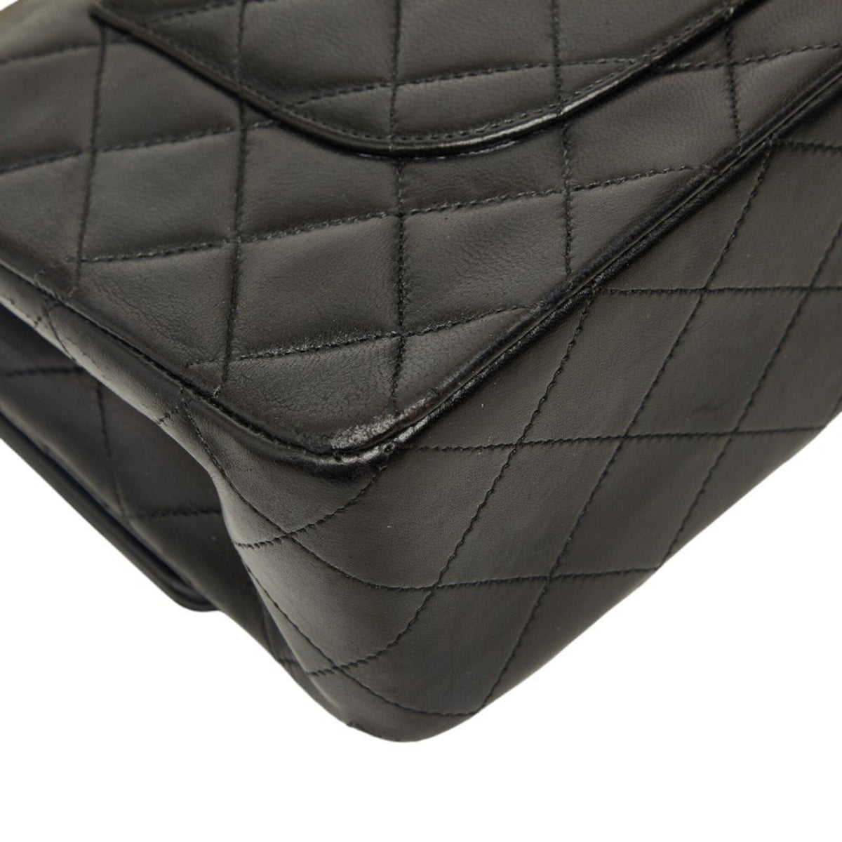 Chanel Black Leather Shoulder Bag (Pre-Owned)