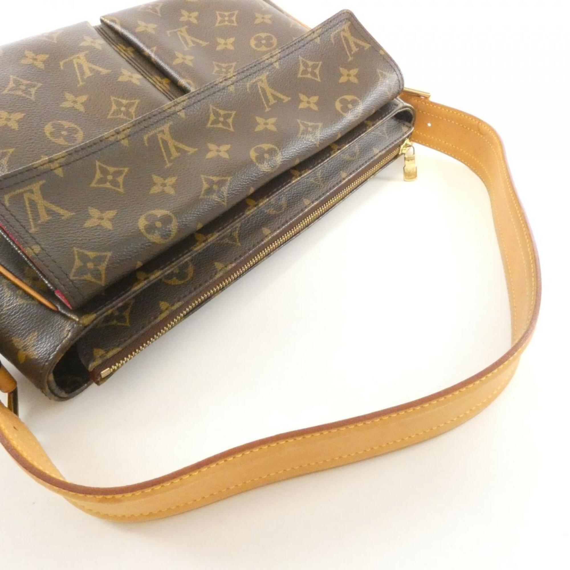 Louis Vuitton Marron Coated Canvas Shoulder Bag (Pre-Owned)