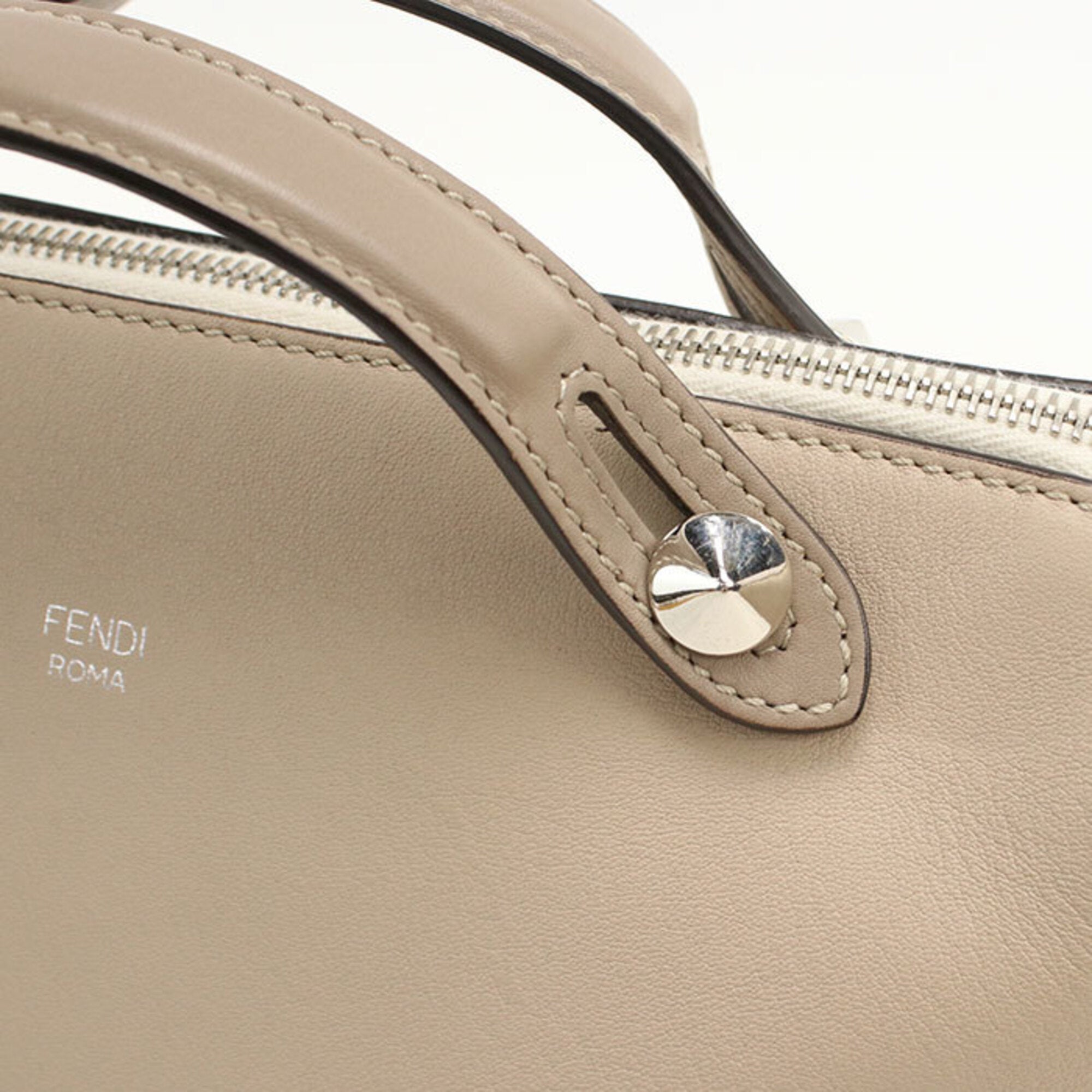 Fendi Beige Leather Handbag (Pre-Owned)