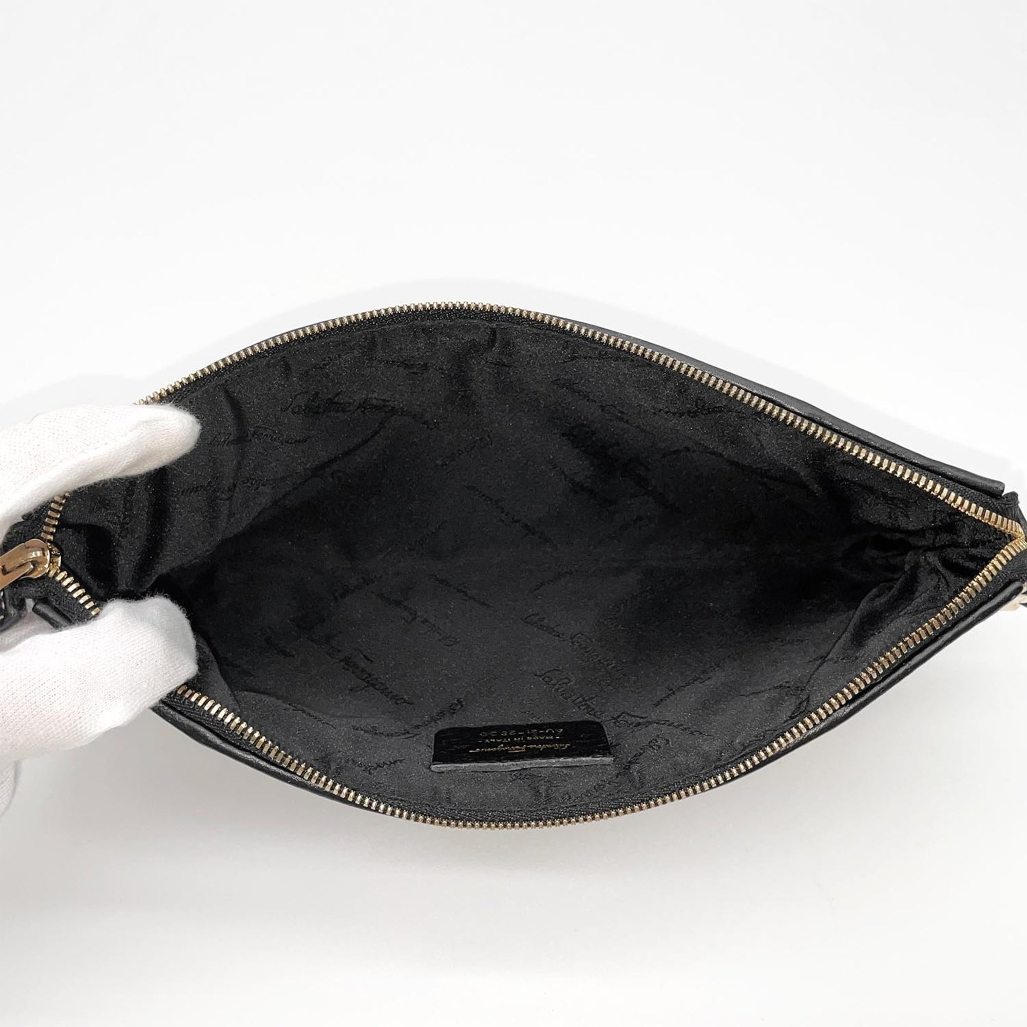 Salvatore Ferragamo Black Leather Metal Handbag Pouch Shoulder Bag (Pre-Owned)