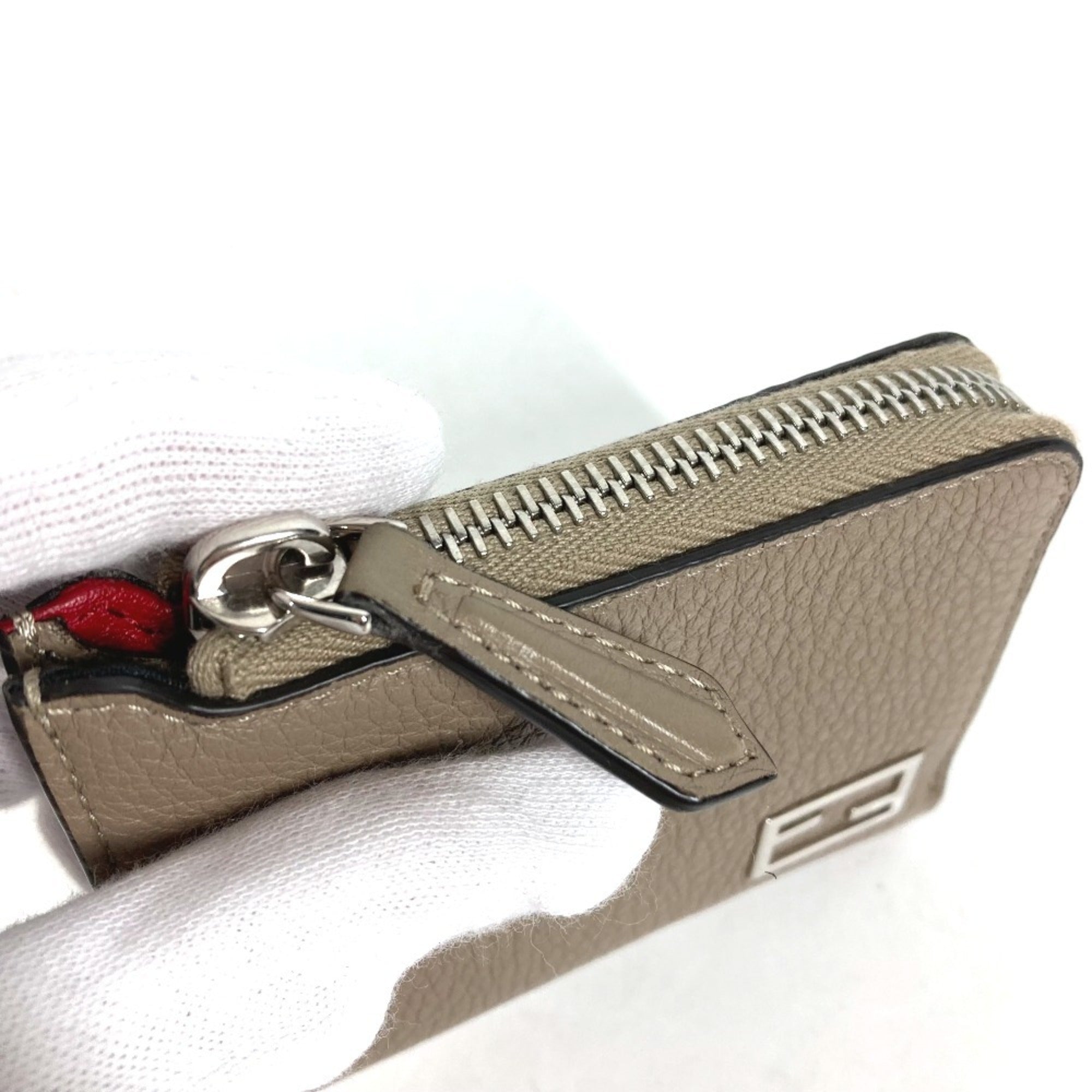 Fendi Beige Leather Coin Purse/Coin Case (Pre-Owned)