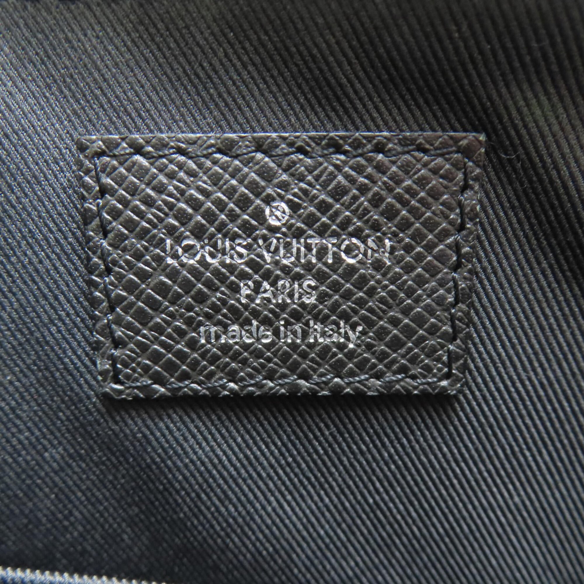 Louis Vuitton Gray Taiga Leather Shoulder Bag (Pre-Owned)