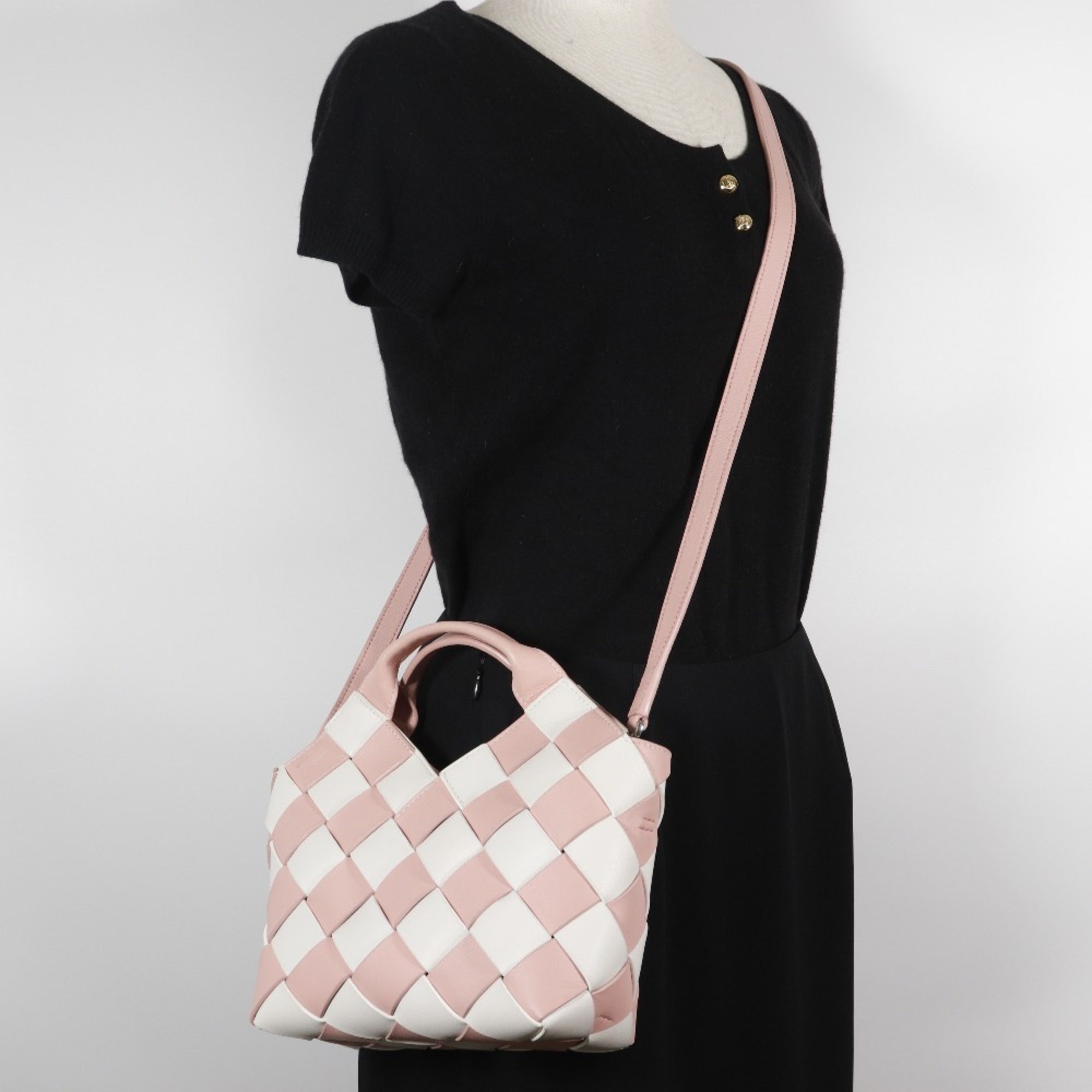 Loewe Pink White Leather Basket Handbag (Pre-Owned)