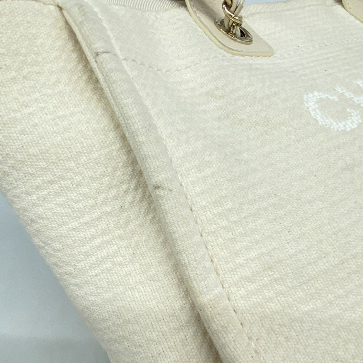 Chanel White Canvas Tote Bag (Pre-Owned)