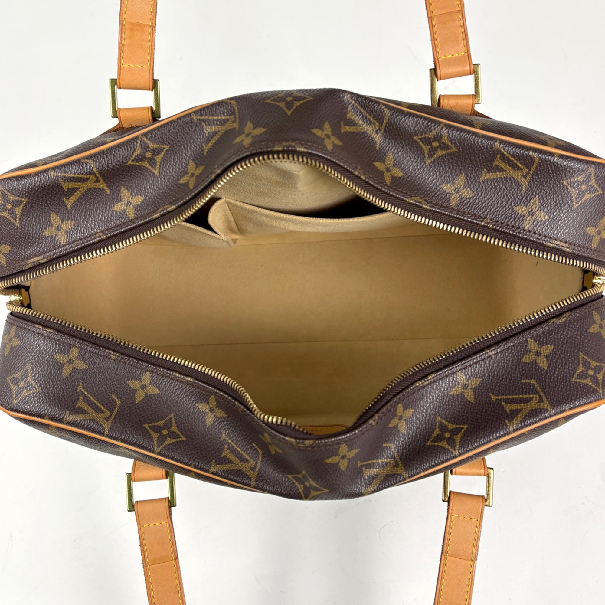 Louis Vuitton Brown Monogram Shoulder Bag (Pre-Owned)