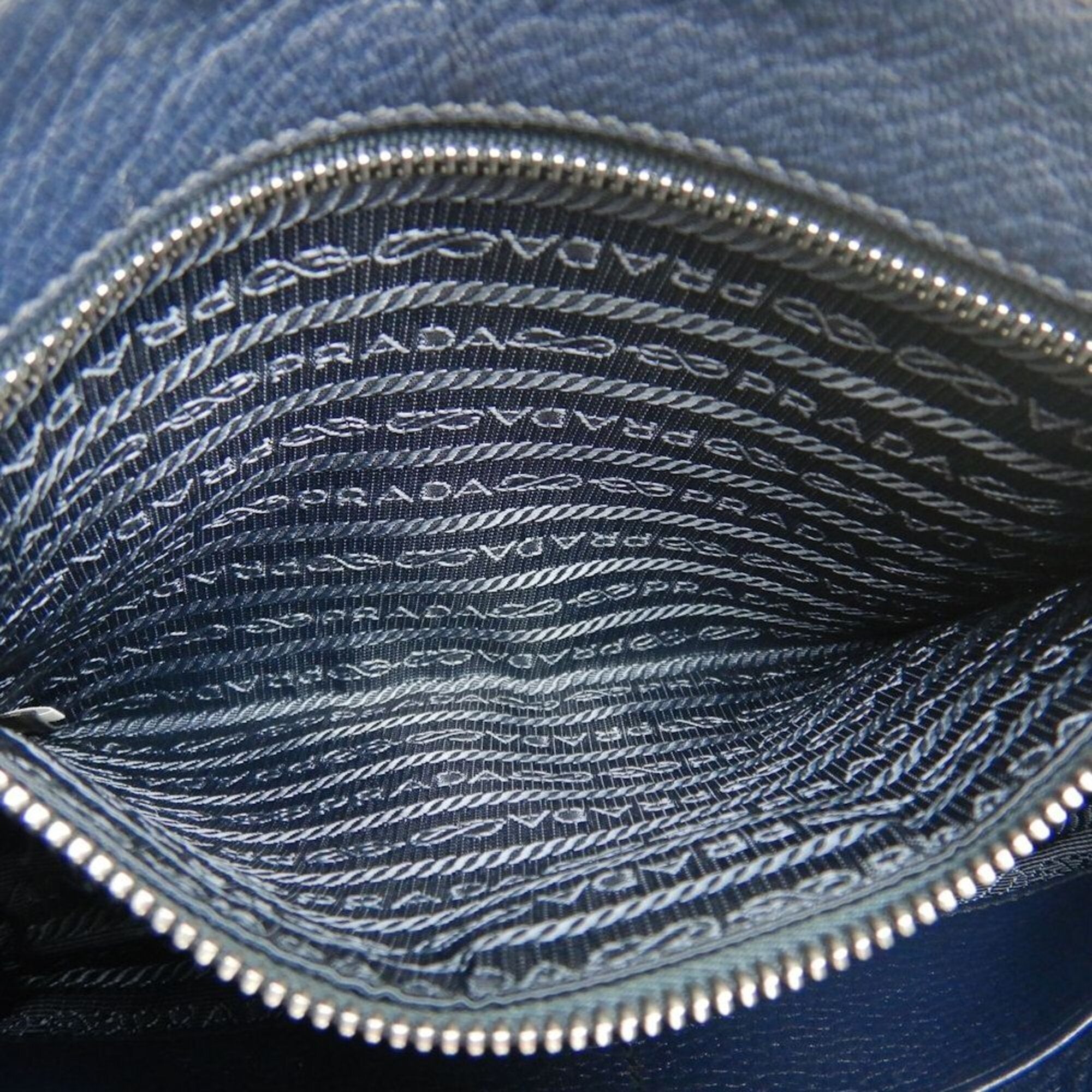 Prada Silver Leather Clutch Bag (Pre-Owned)