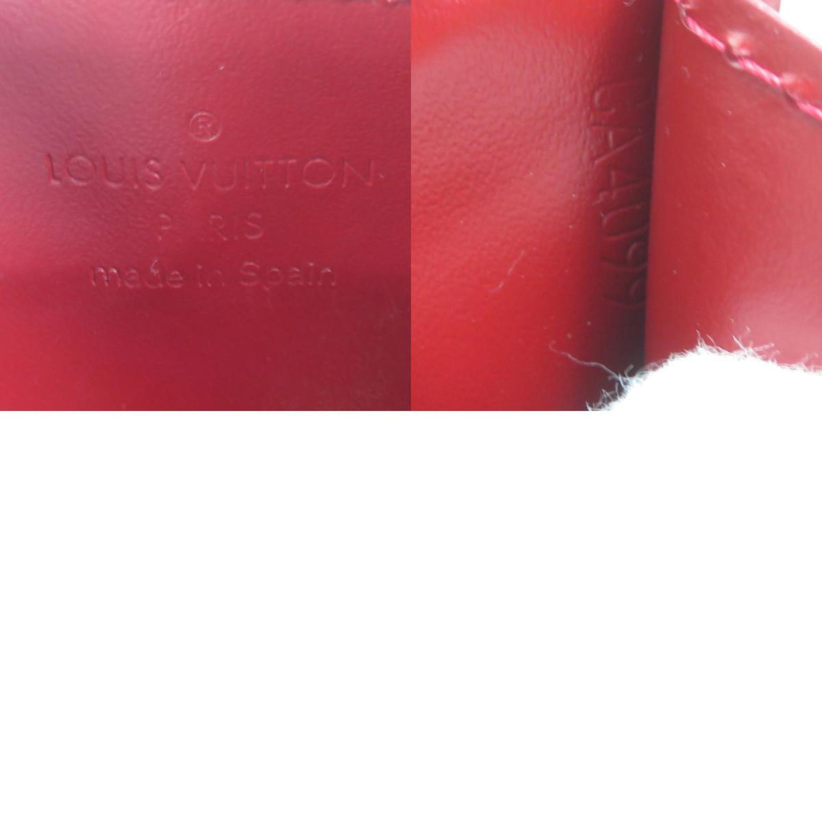Louis Vuitton Dark Red Patent Leather Pochette (Pre-Owned)