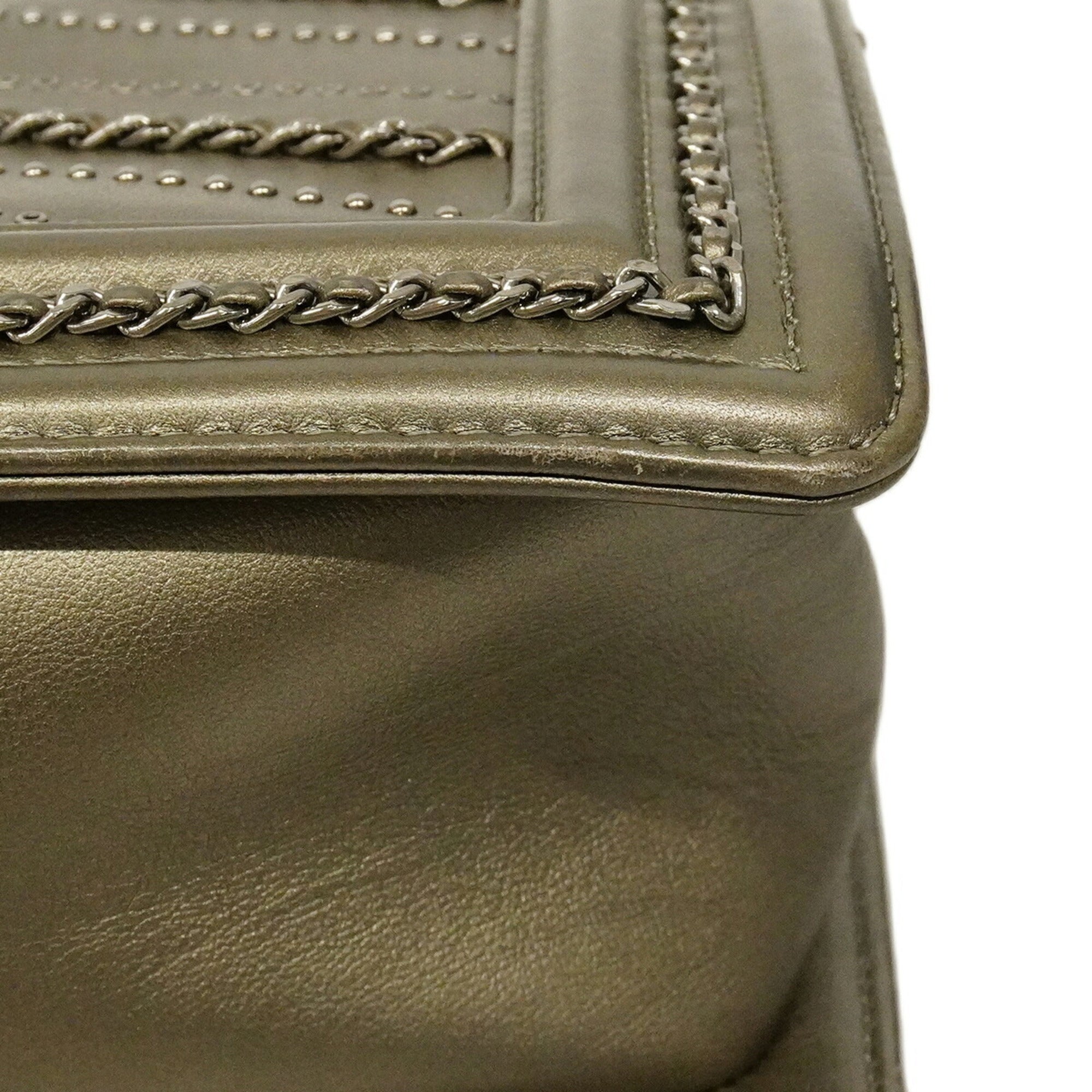 Chanel Gray Leather Shoulder Bag (Pre-Owned)