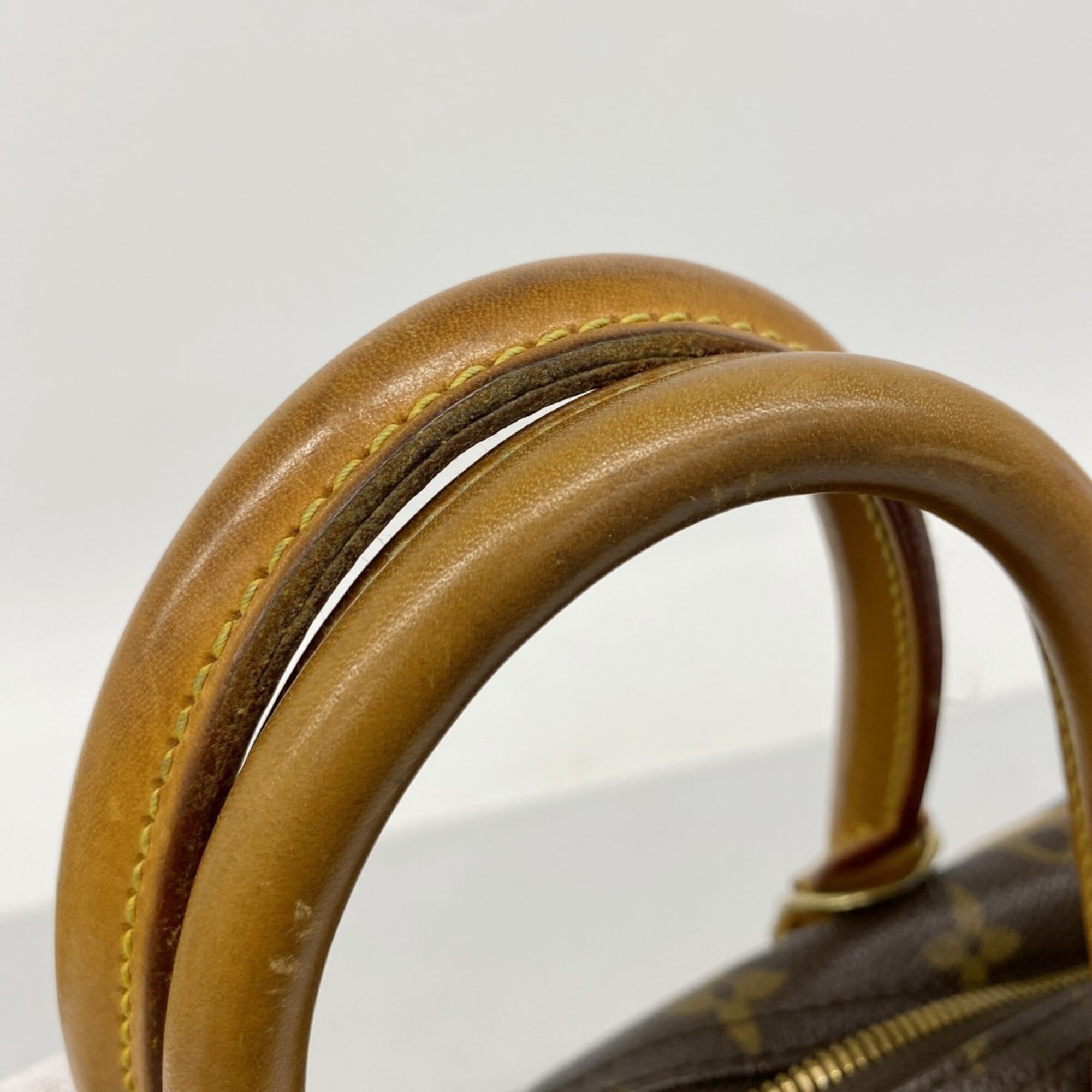 Louis Vuitton Brown Handbag (Pre-Owned)