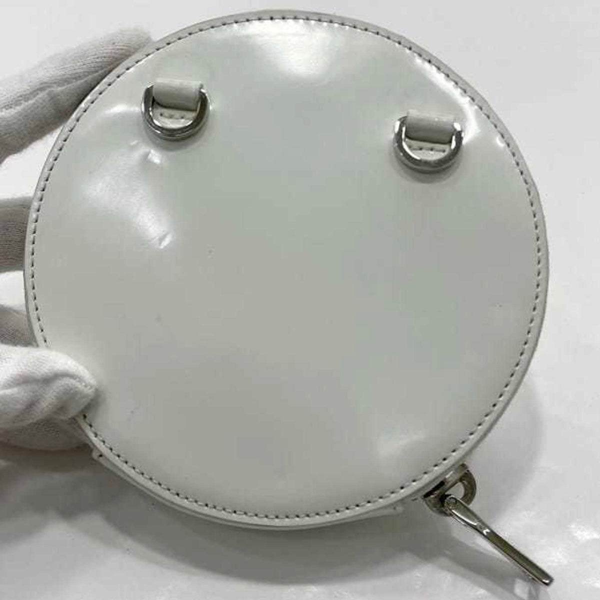 Prada White Leather Pochette Shoulder Bag (Pre-Owned)
