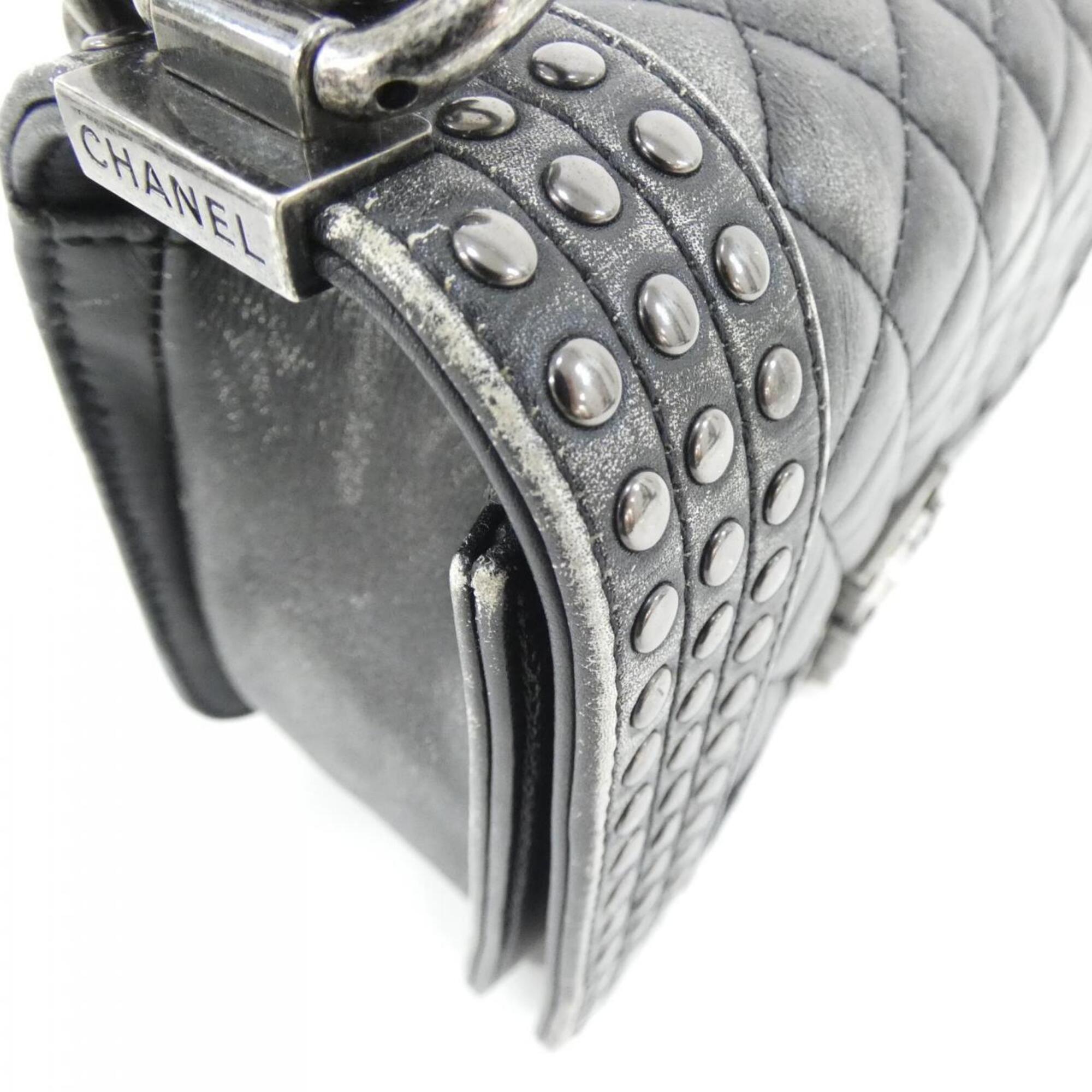 Chanel Black Leather Shoulder Bag (Pre-Owned)