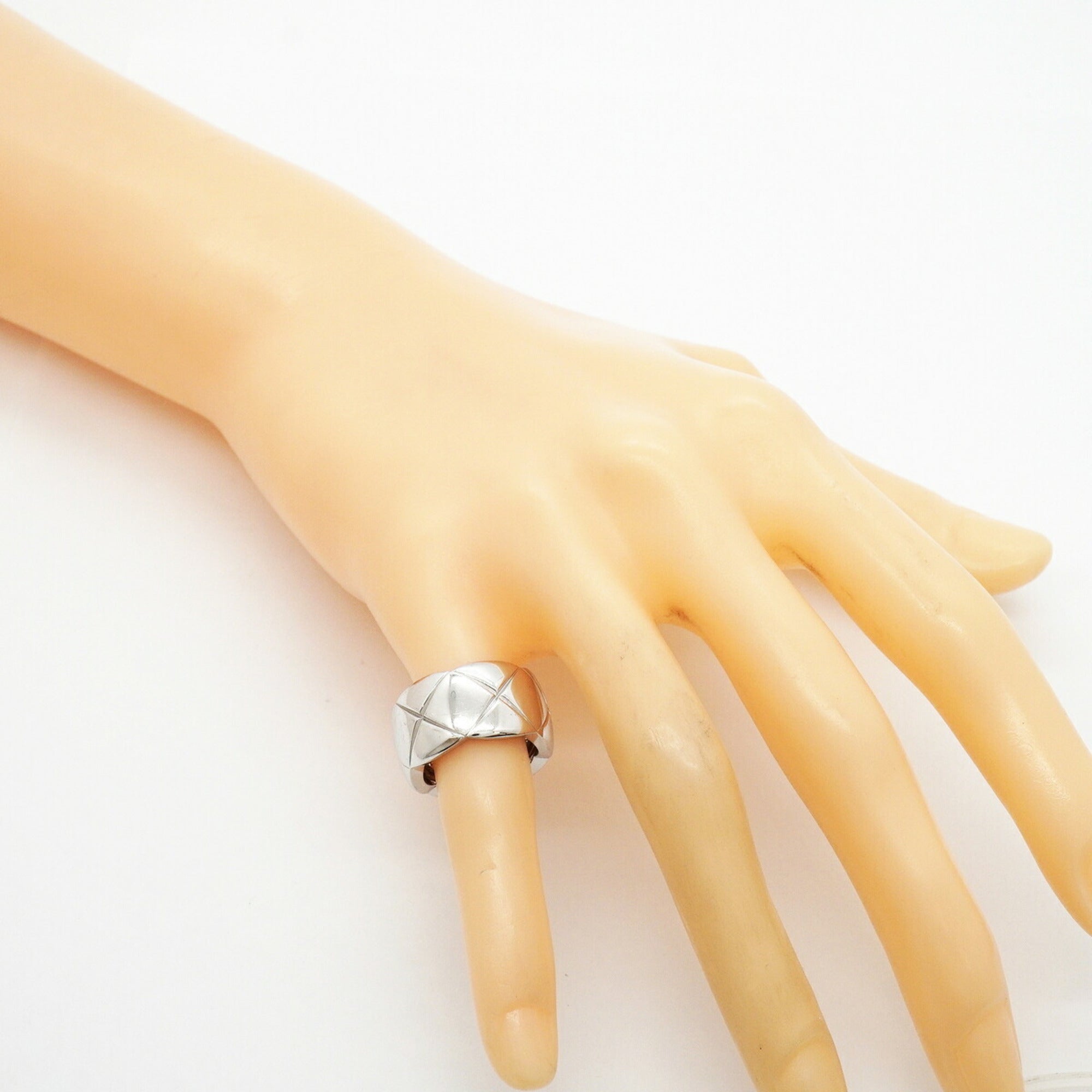Chanel White Gold (18K) Band Ring (Pre-Owned)