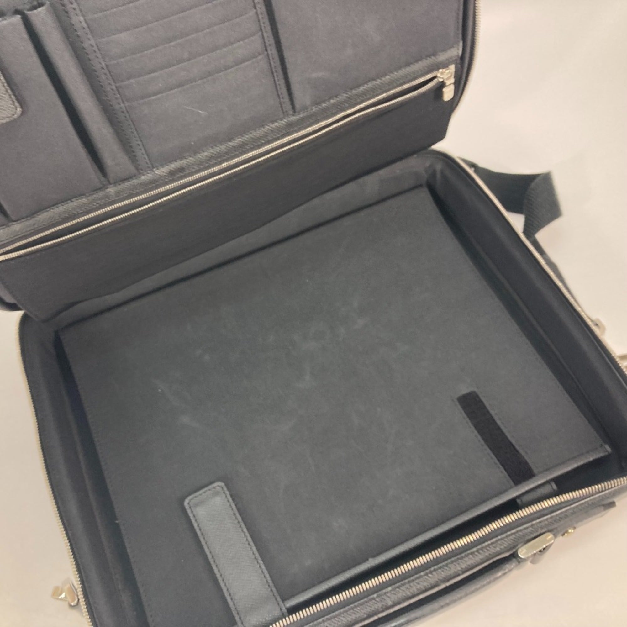 Louis Vuitton Black Leather Briefcase (Pre-Owned)