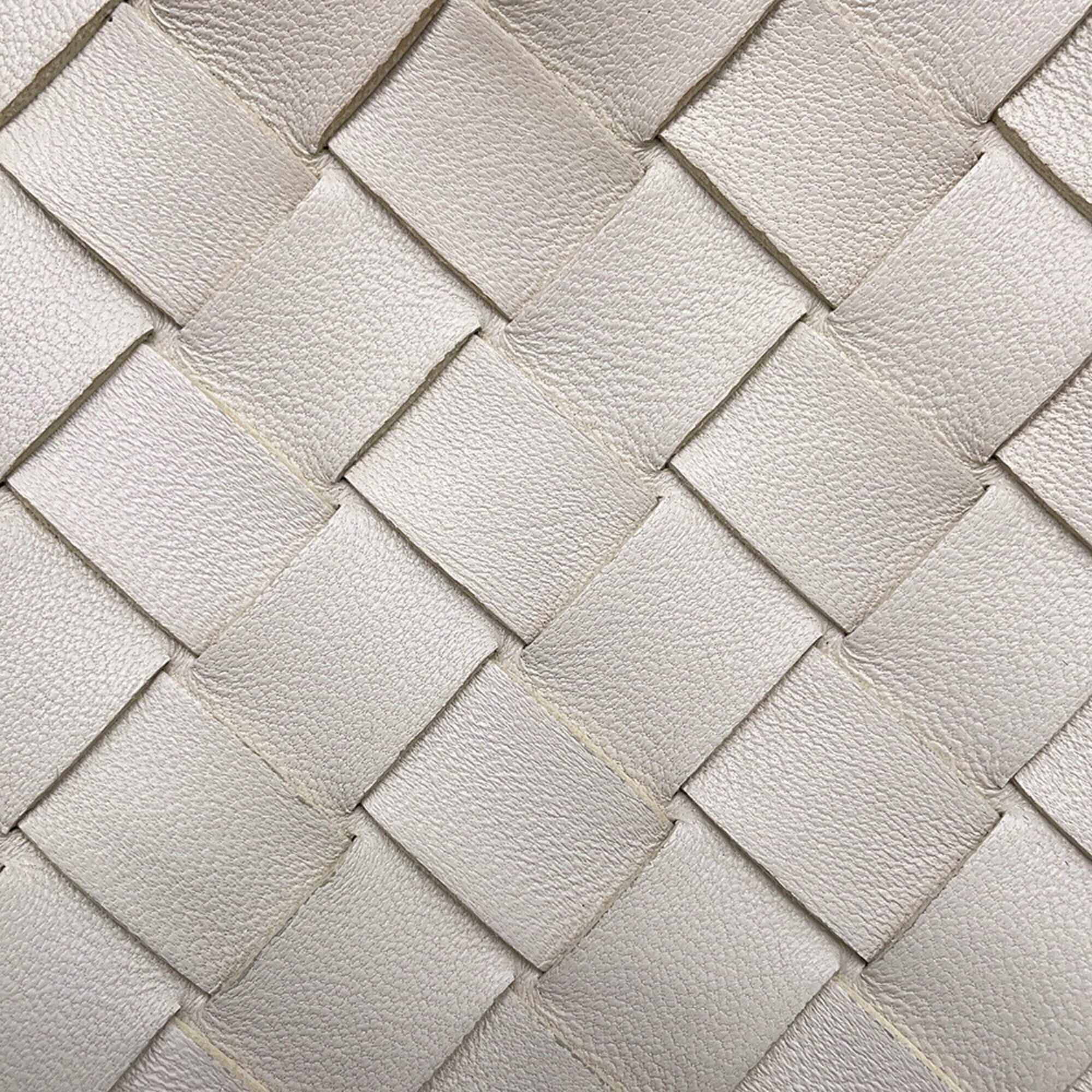 Bottega Veneta Intrecciato White Leather Handbag Shoulder Bag (Pre-Owned)