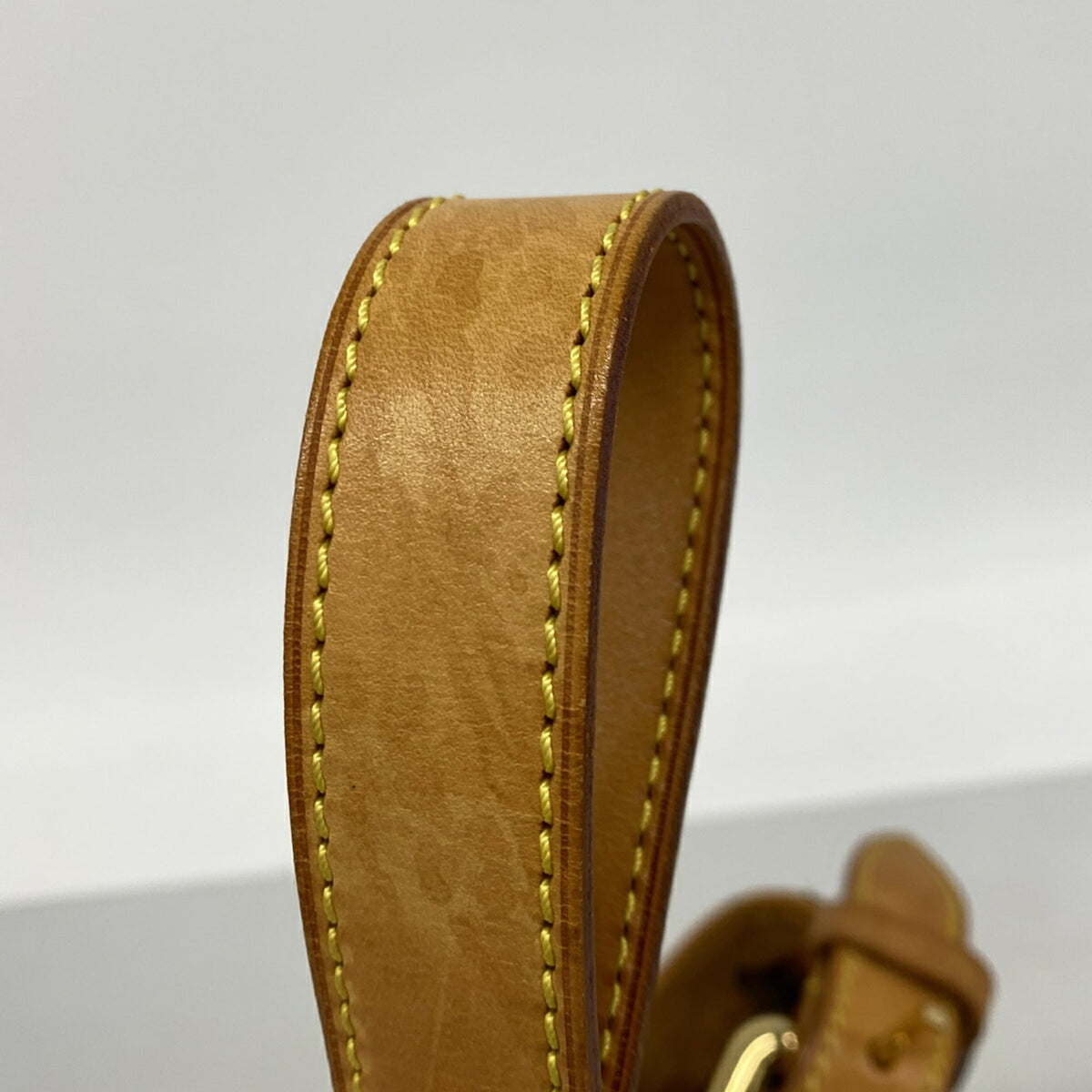 Louis Vuitton Brown Shoulder Bag (Pre-Owned)