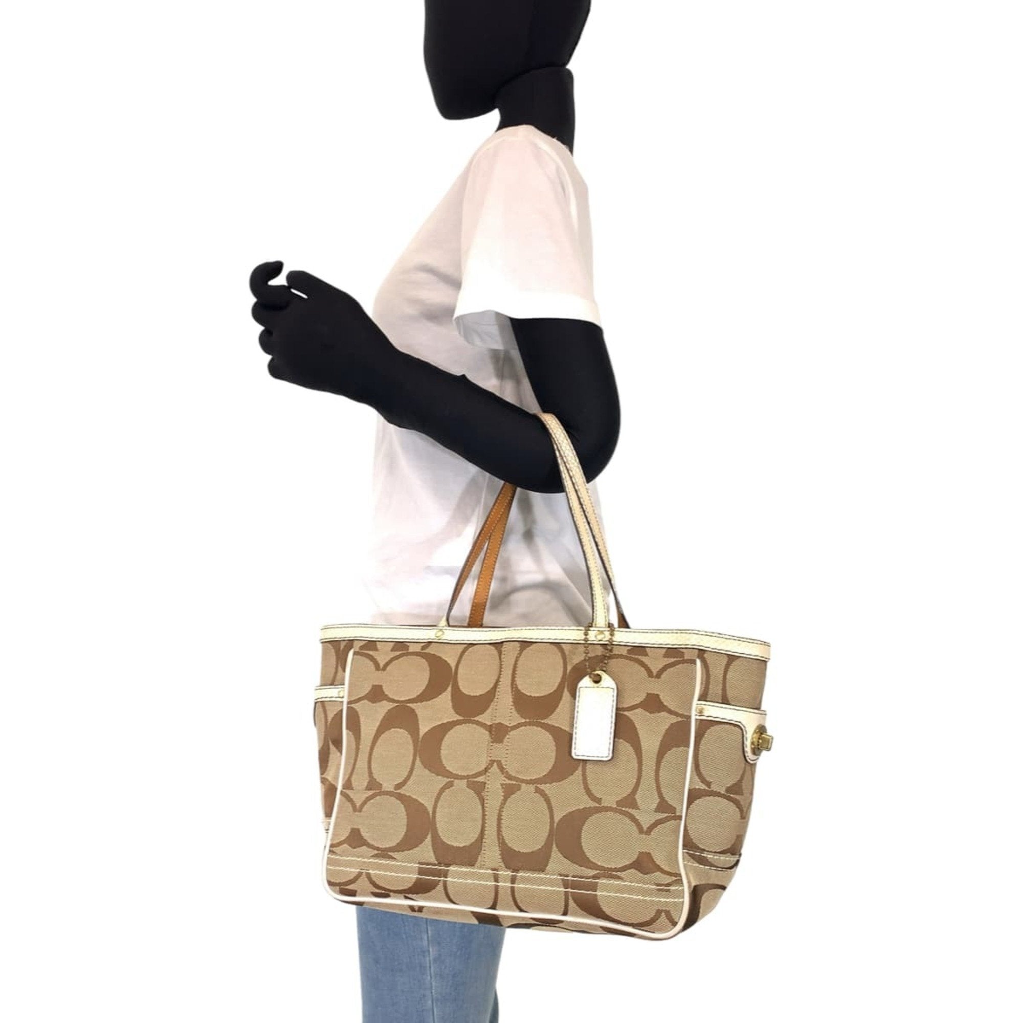 Coach Beige Canvas Handbag Tote Bag (Pre-Owned)