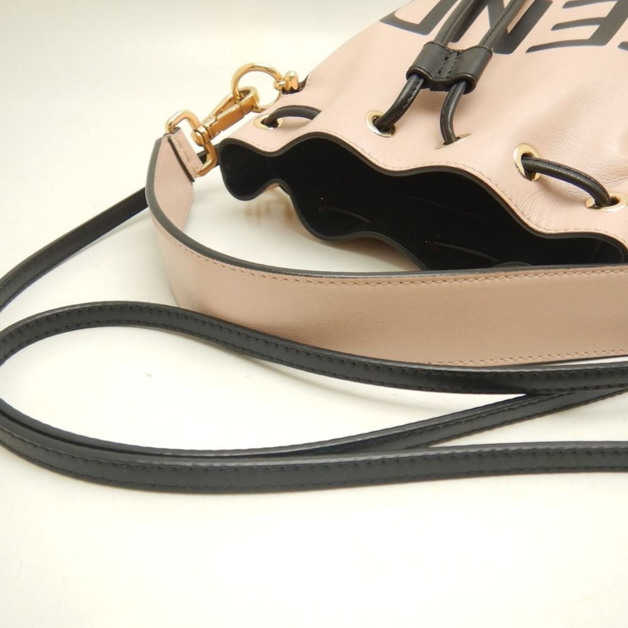 Fendi Black Pink Leather Shoulder Bag (Pre-Owned)