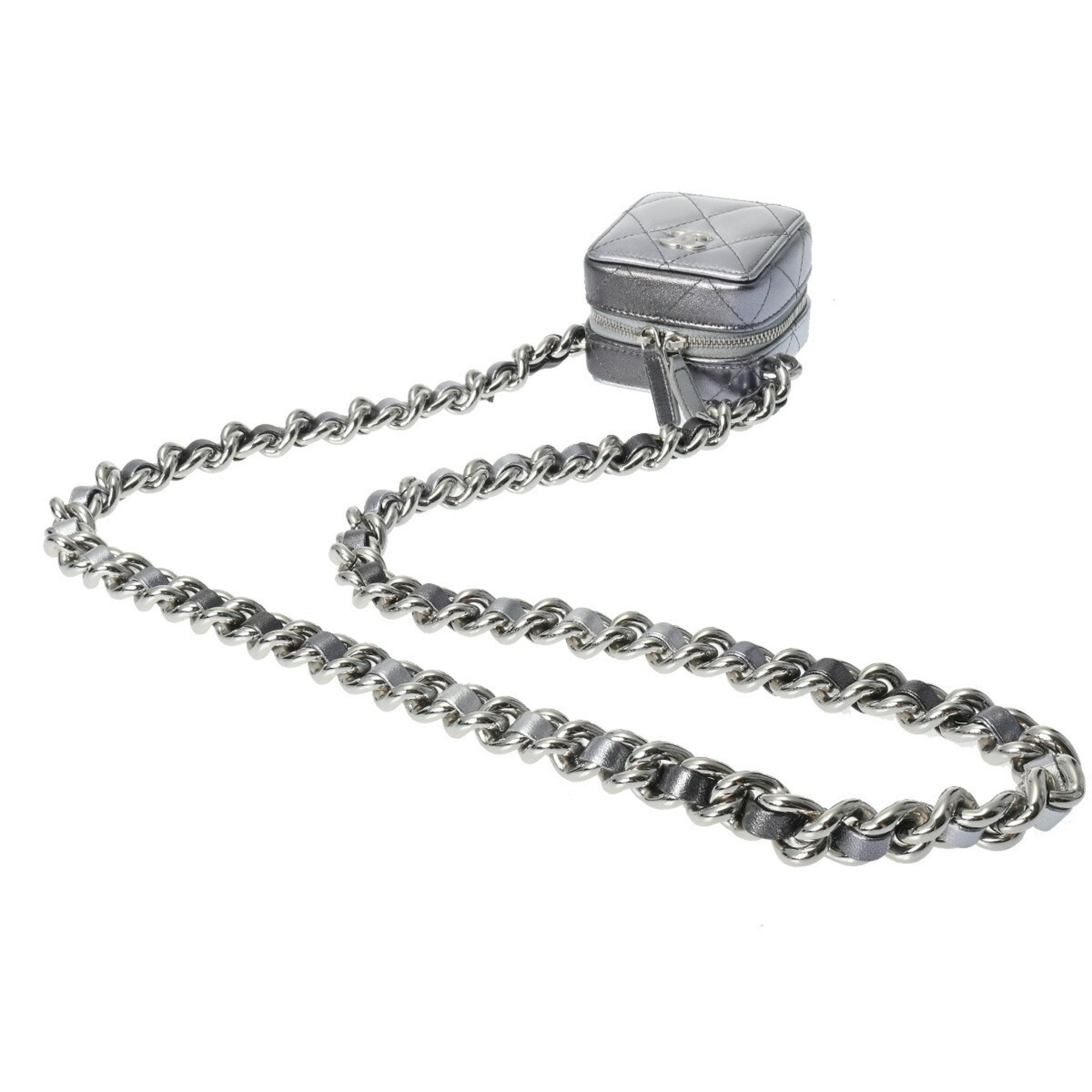 Chanel Silver Leather Shoulder Bag (Pre-Owned)