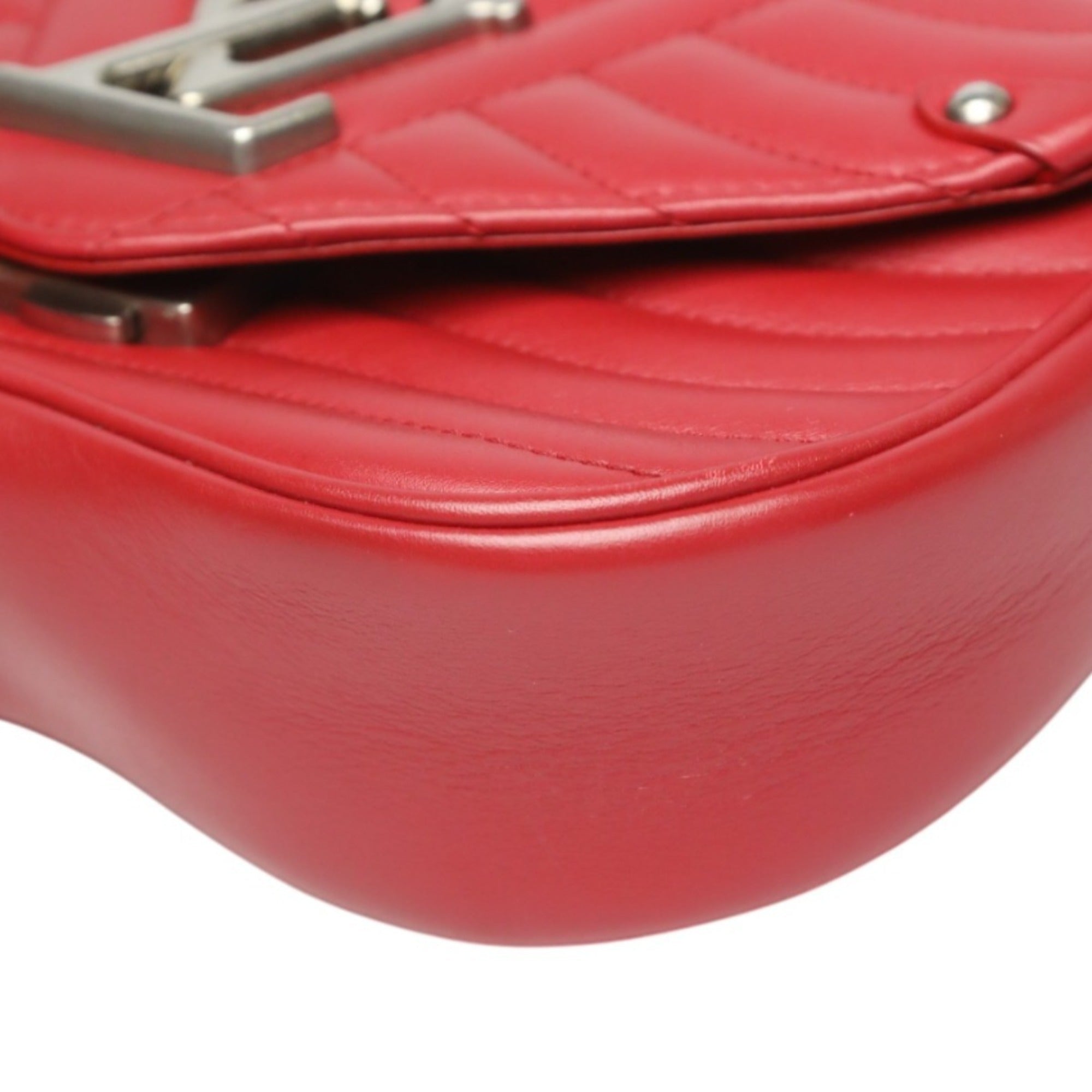 Louis Vuitton Red Color Leather Shoulder Bag (Pre-Owned)