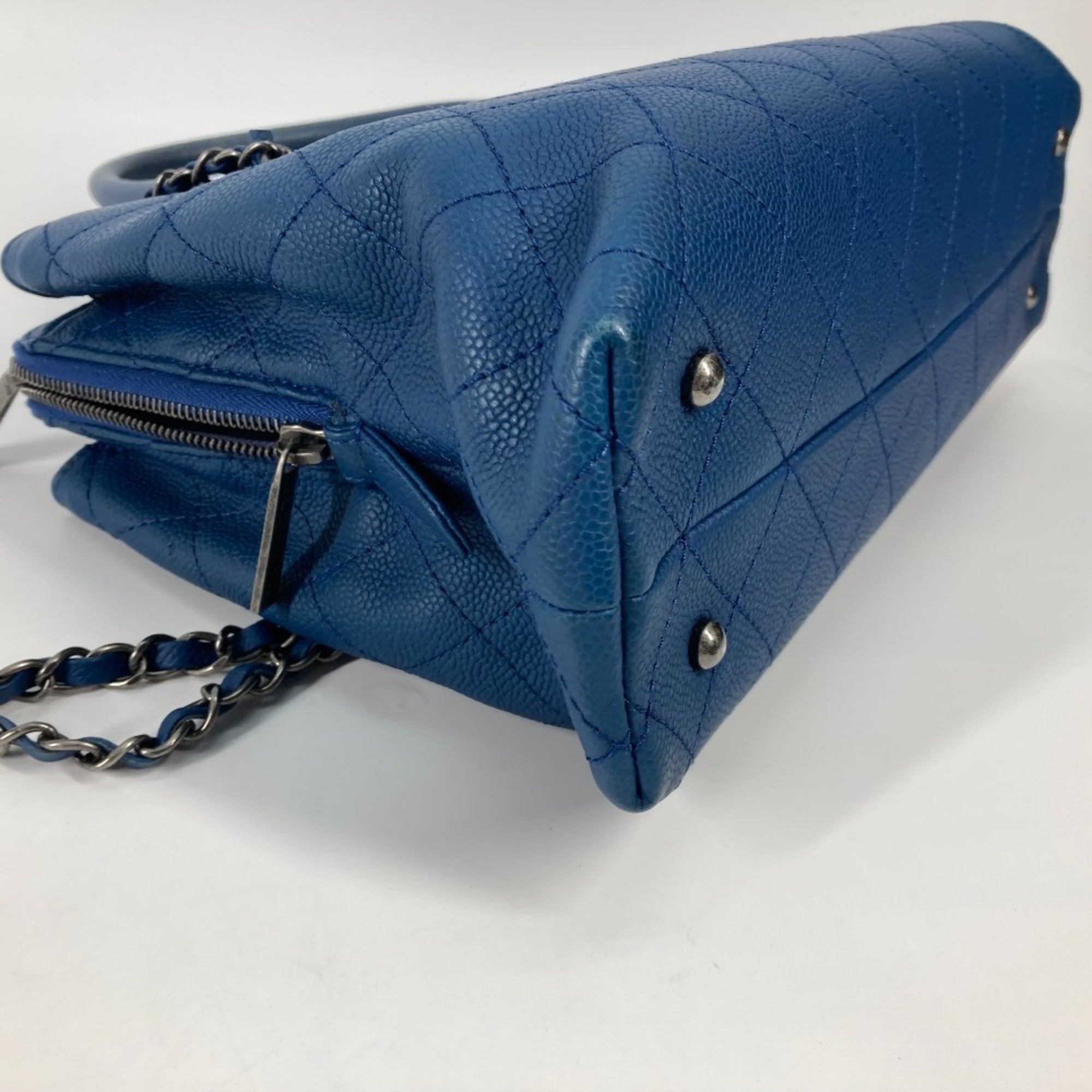 Chanel Blue Caviar Leather Handbag Shoulder Bag Tote Bag (Pre-Owned)